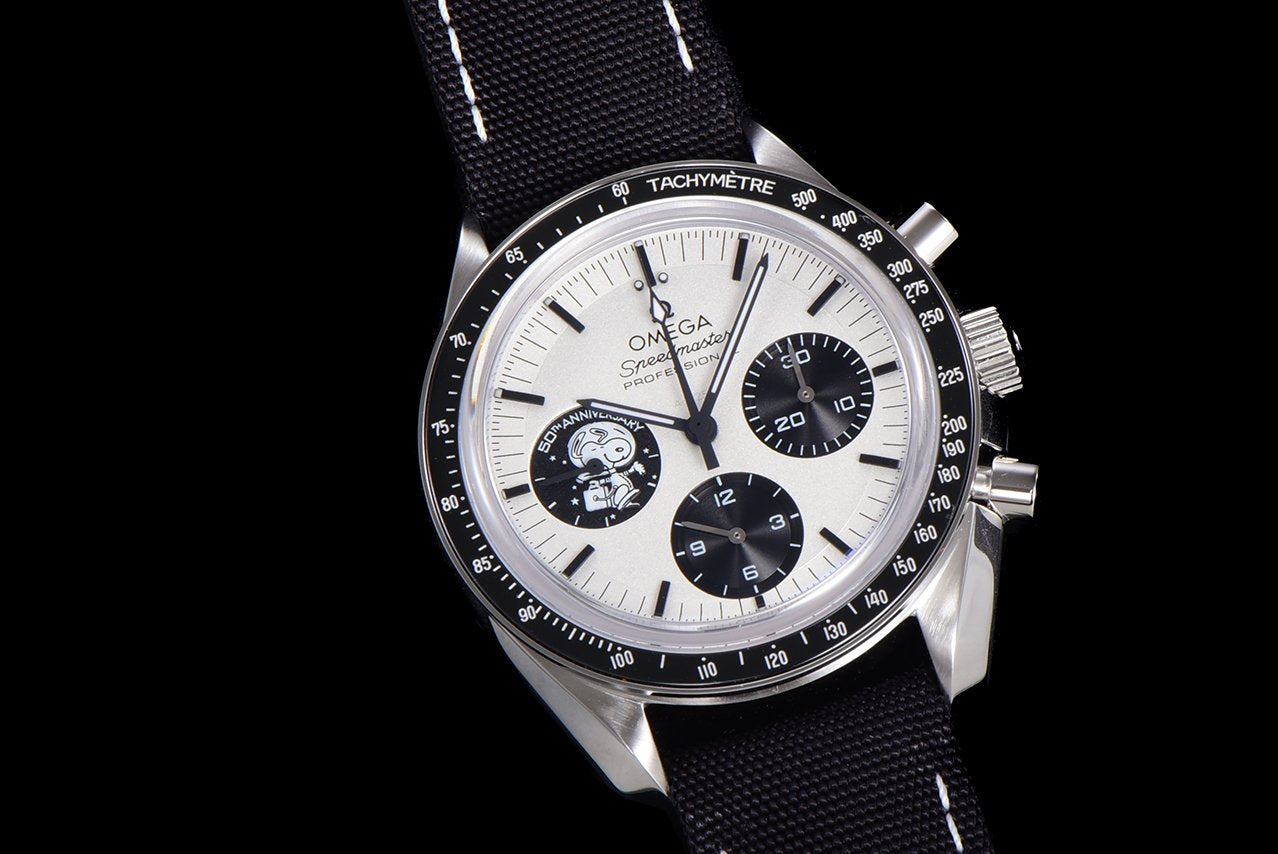 SPEEDMASTER MOONWATCH SNOOPY BLACK BEZEL TEXTILE