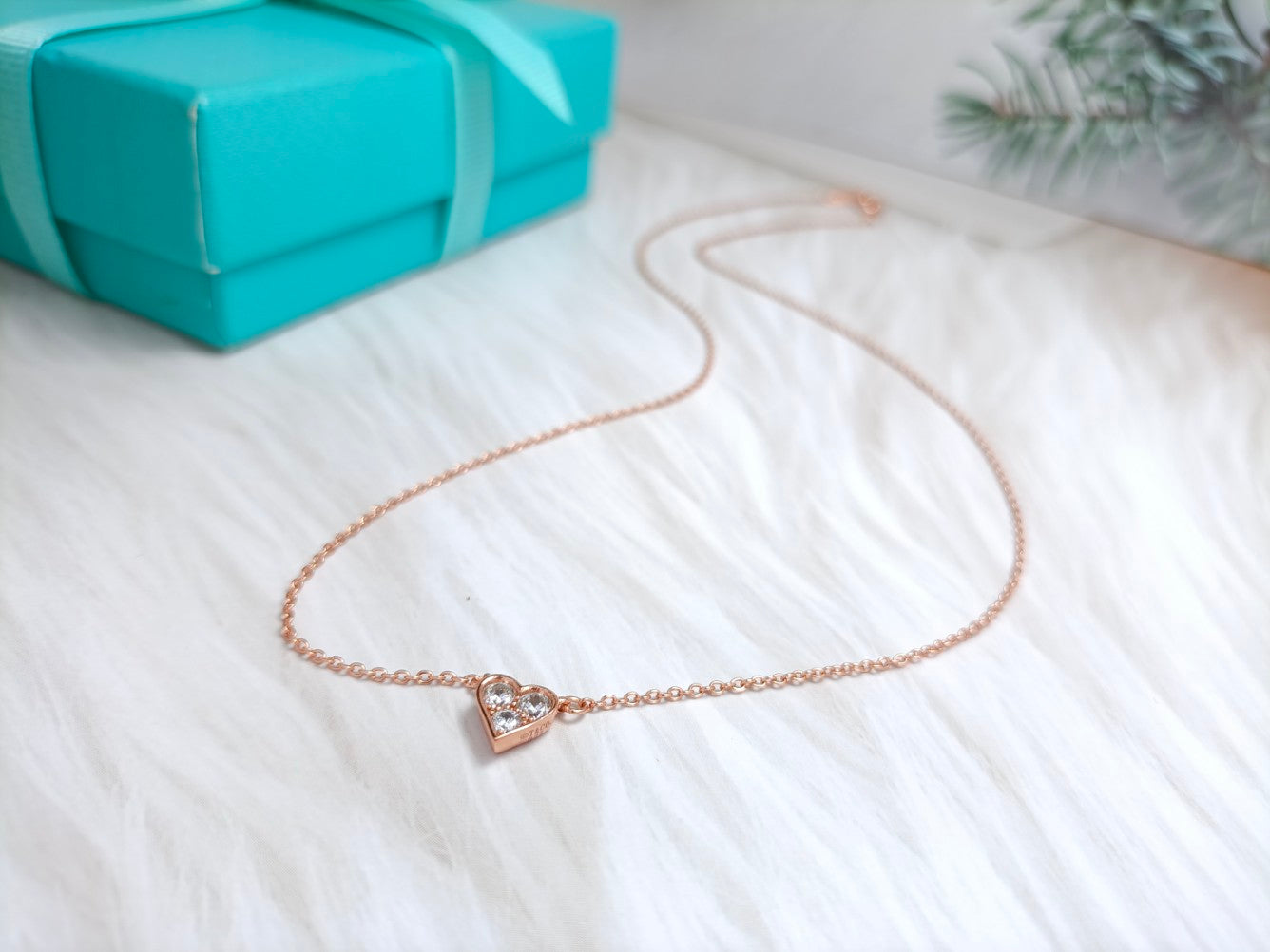 HEART 3 DIAMONDS PEDANT NECKLACE