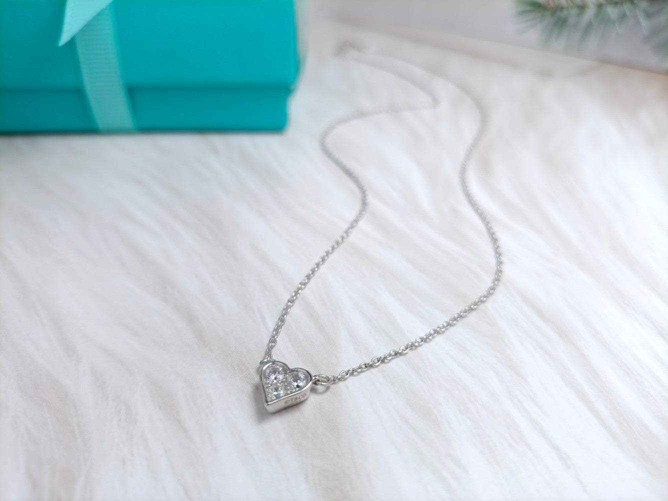HEART 3 DIAMONDS PEDANT NECKLACE