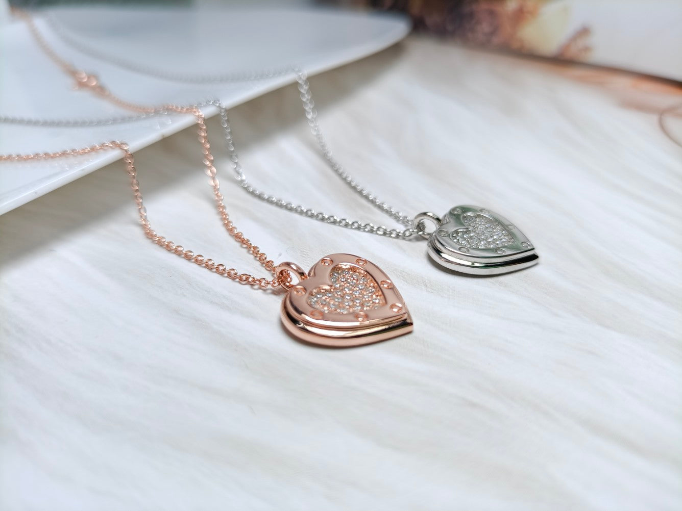 HEART DIAMONDS PEDANT NECKLACE
