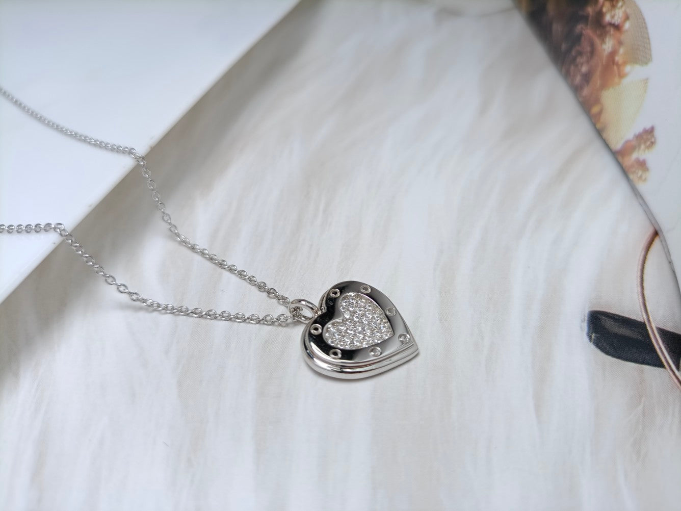 HEART DIAMONDS PEDANT NECKLACE