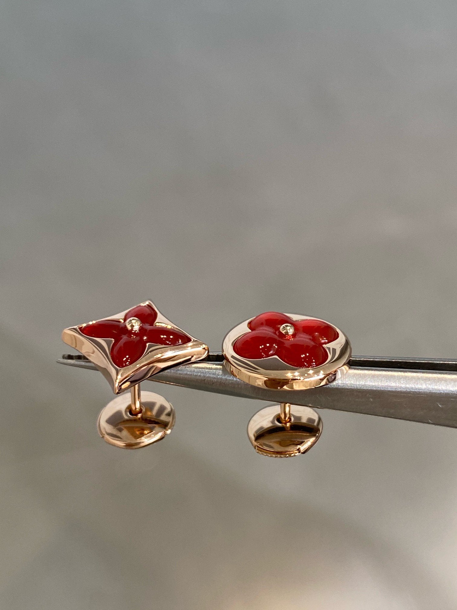 STAR AND SUN PINK GOLD CARNELIAN STUD EARRINGS