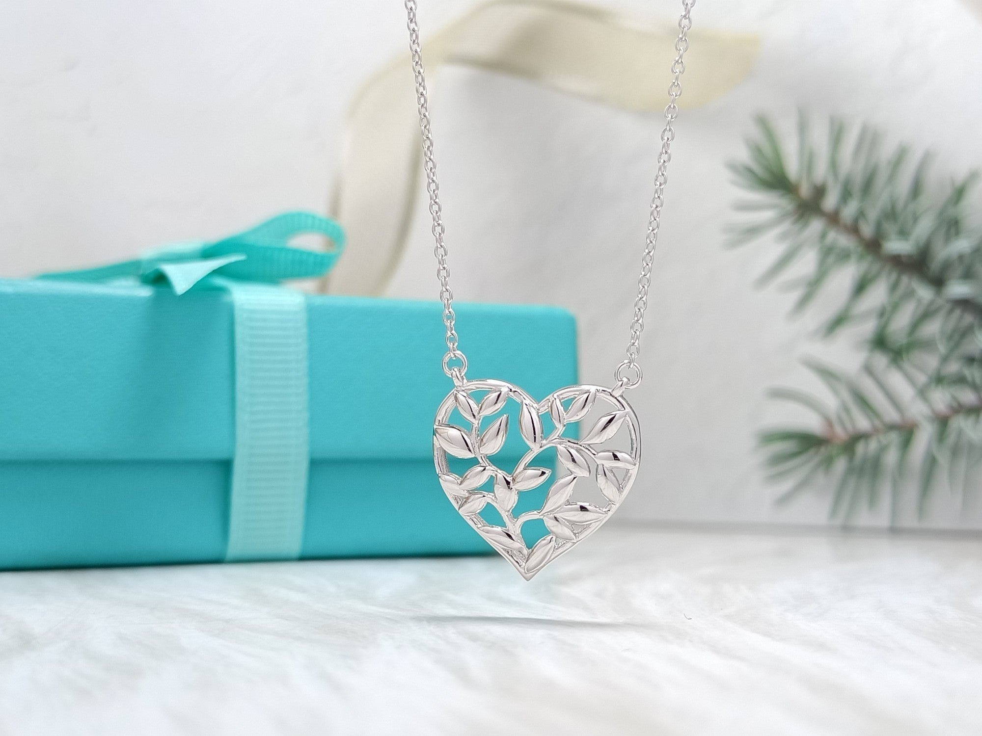 HEART LEAF PEDANT NECKLACE