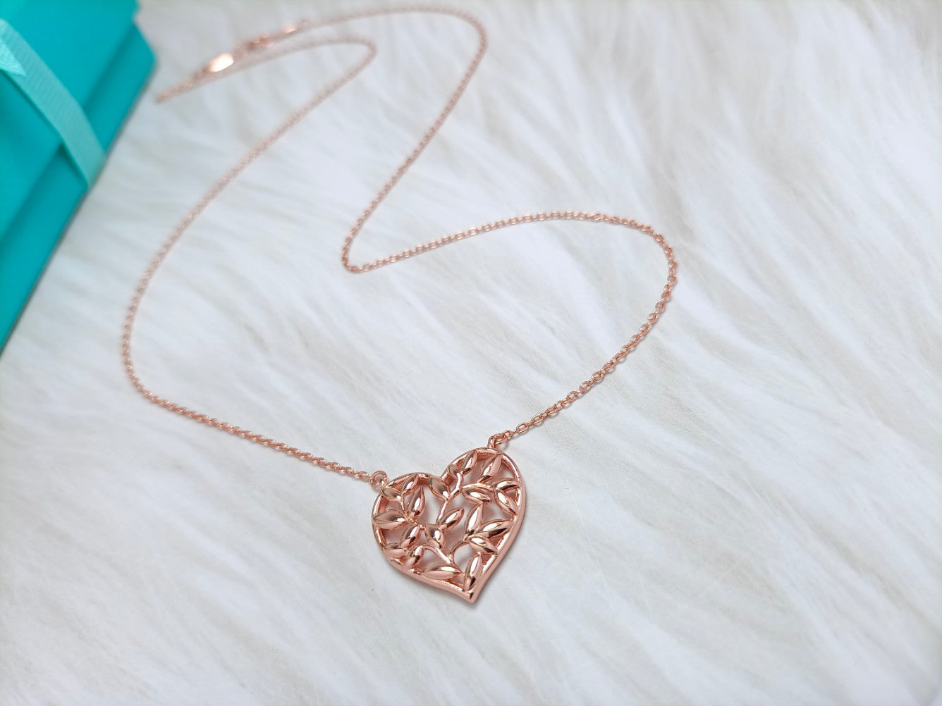 HEART LEAF PEDANT NECKLACE