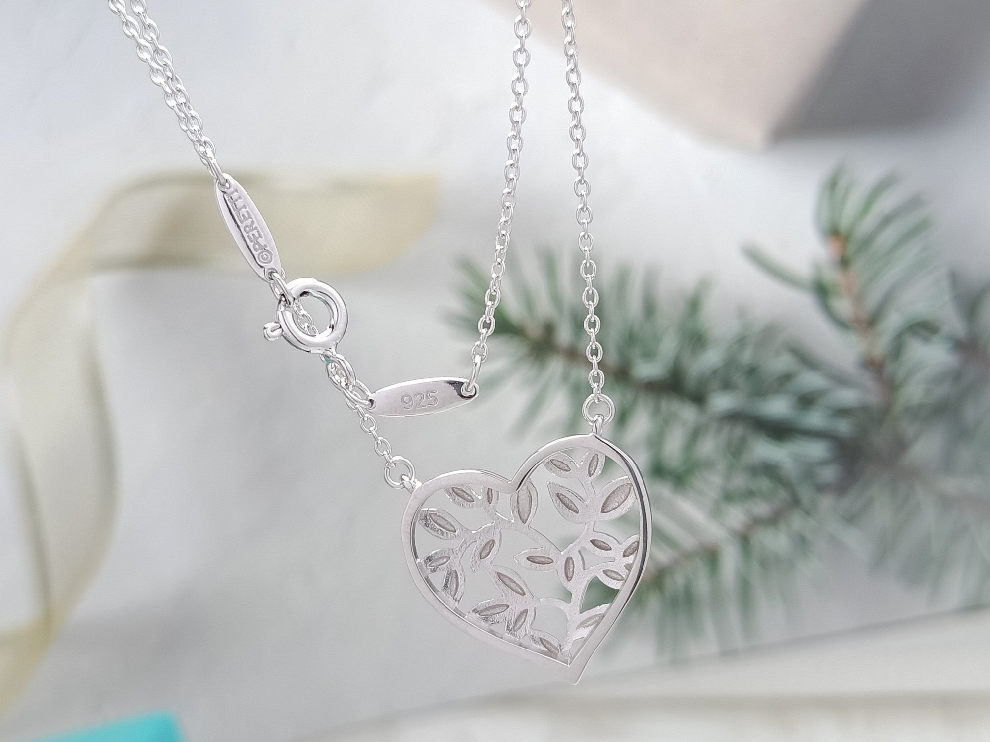 HEART LEAF PEDANT NECKLACE