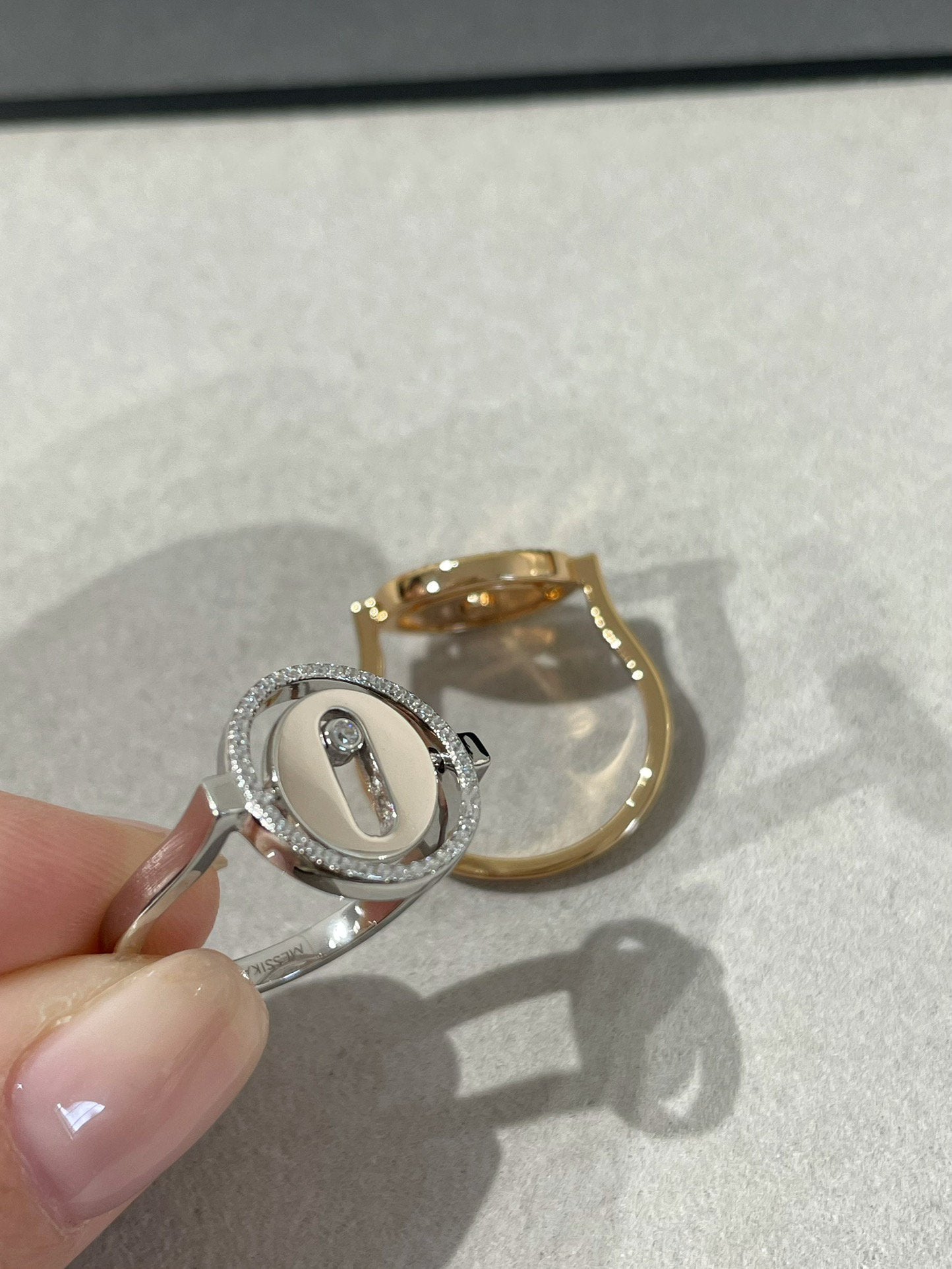 LUCKY MOVE DIAMOND RING