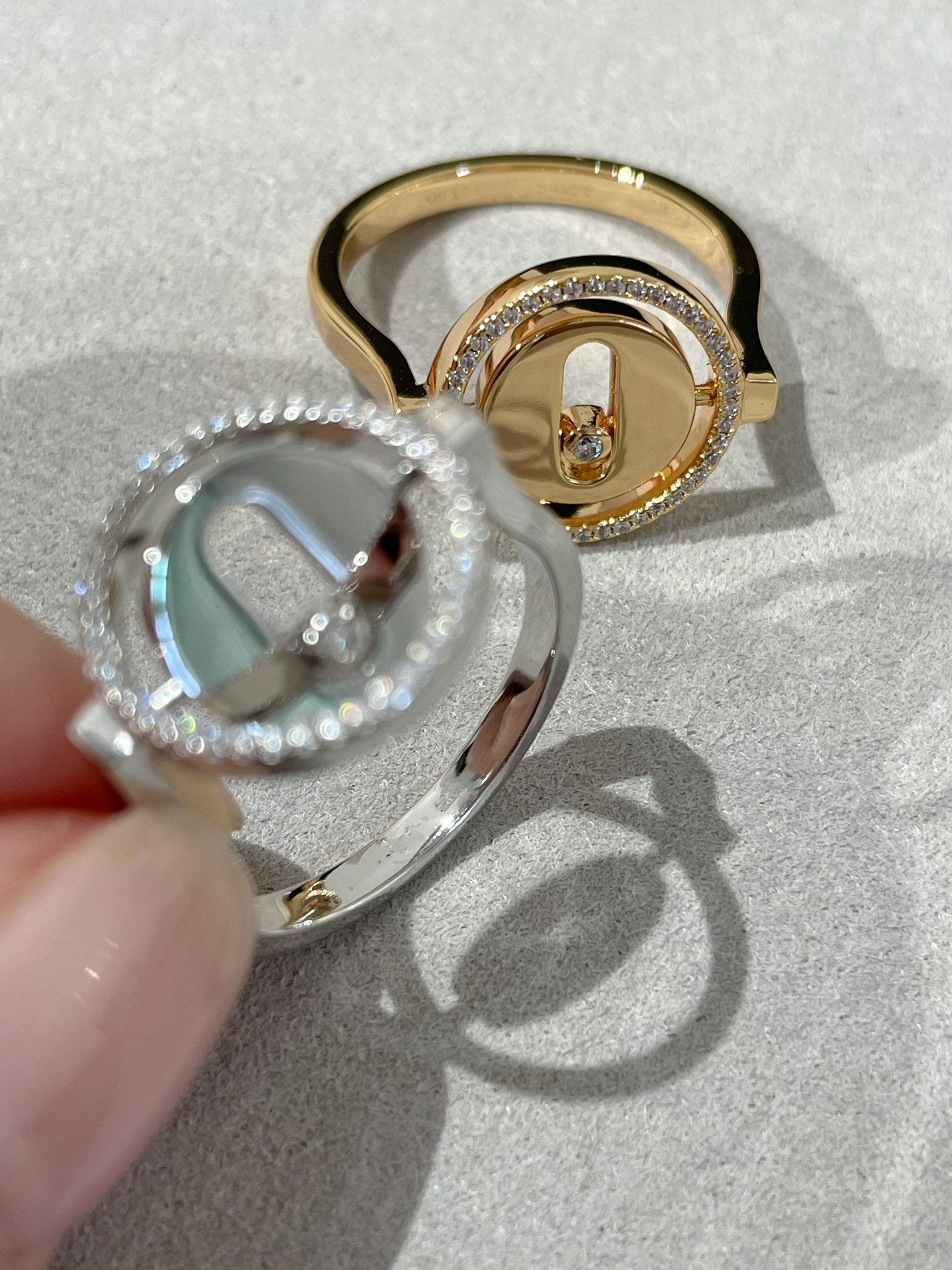 LUCKY MOVE DIAMOND RING