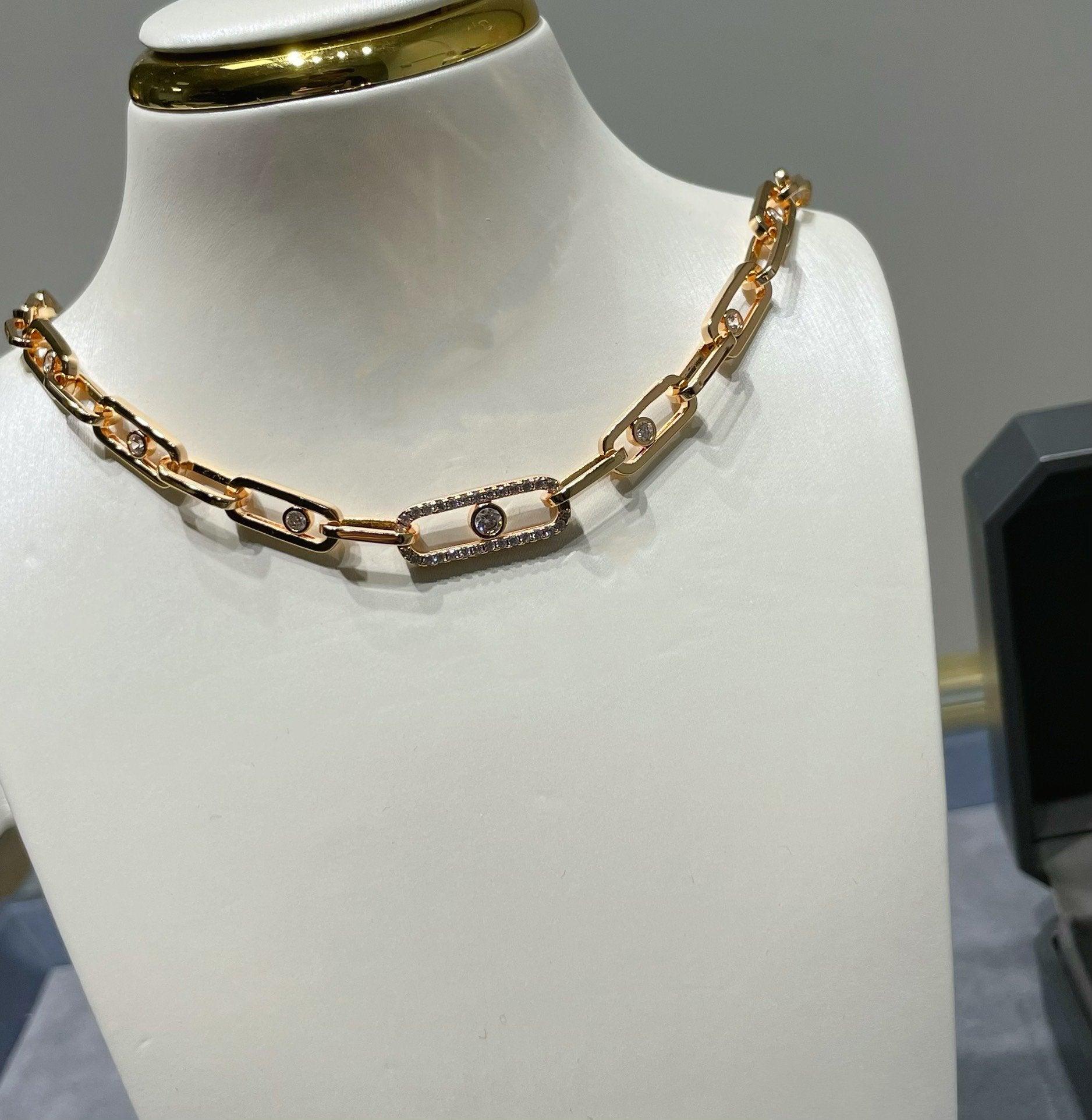 MOVE LINK DIAMOND NECKLACE