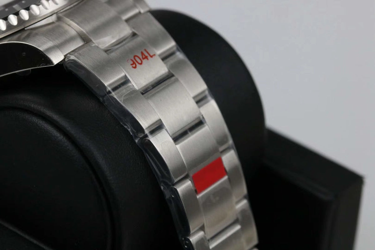 Rolex Sea-Dweller 43mm Silver Black