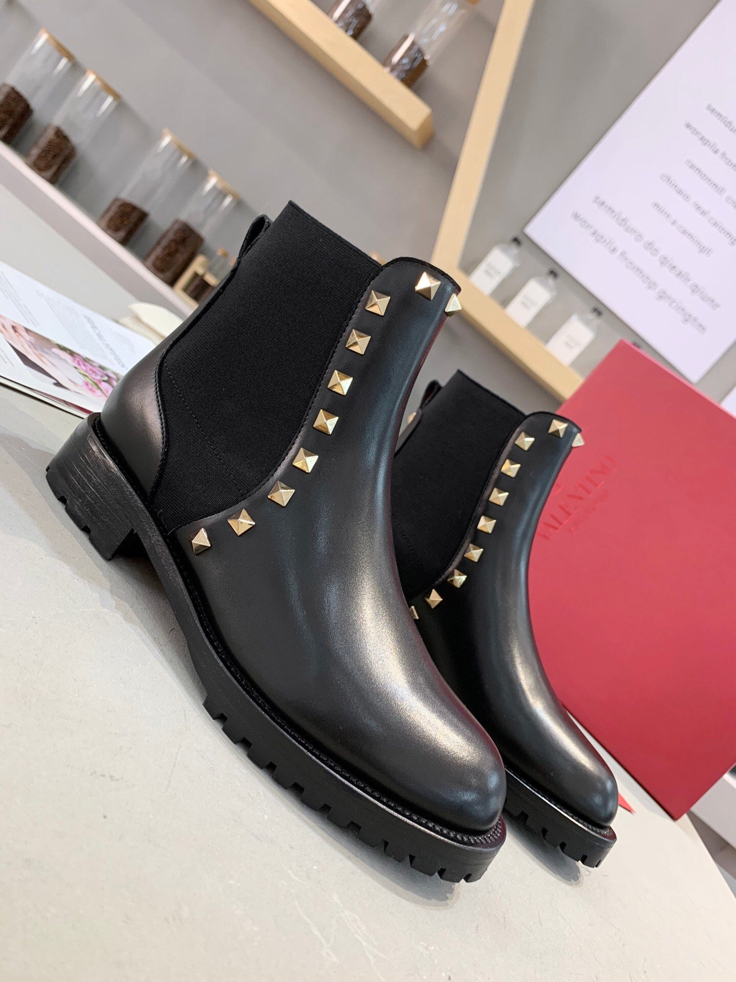 Valentino Women Rockstud Chelsea Boots Black Calfskin 875611