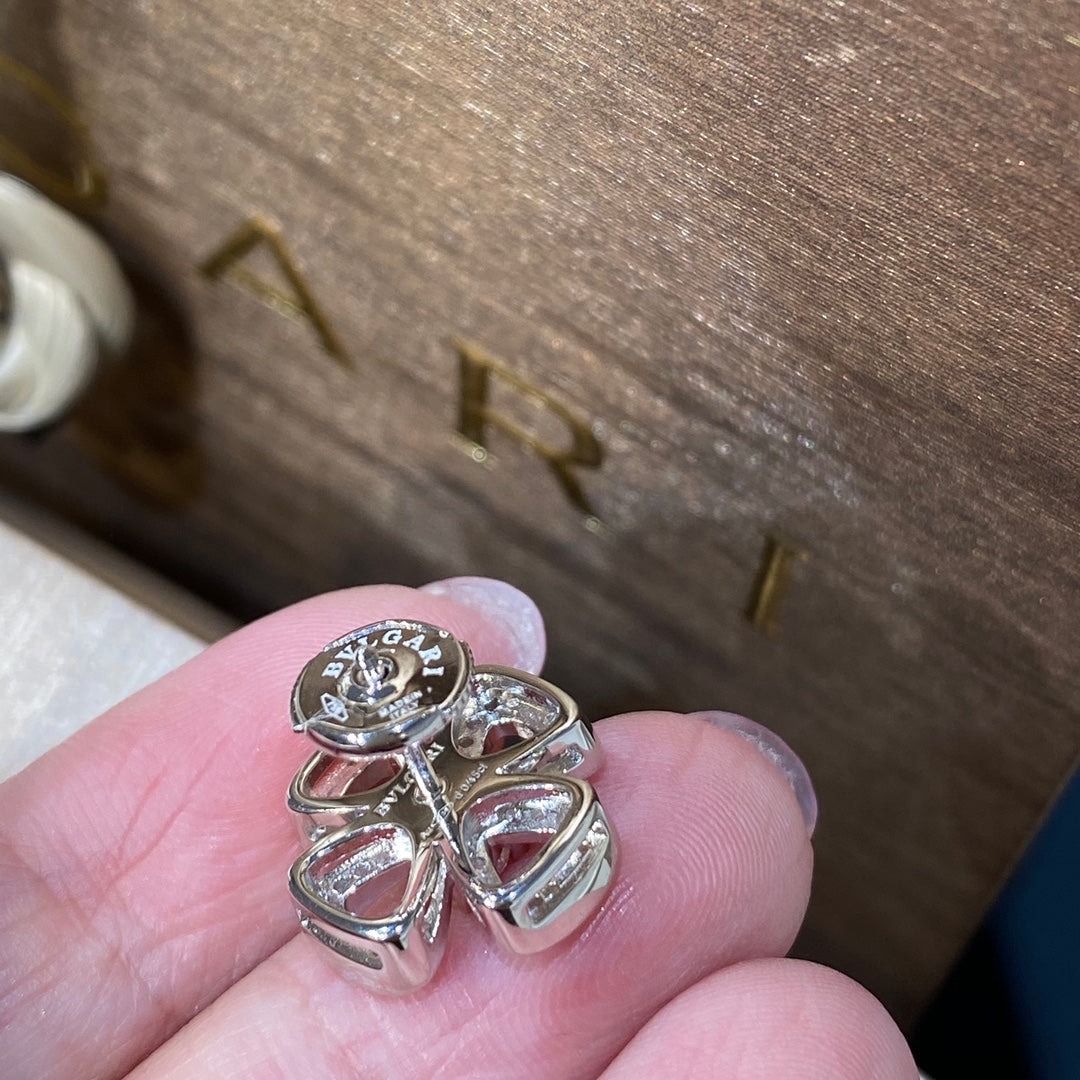 BVL FIOREVER DIAMOND STUD EARRINGS