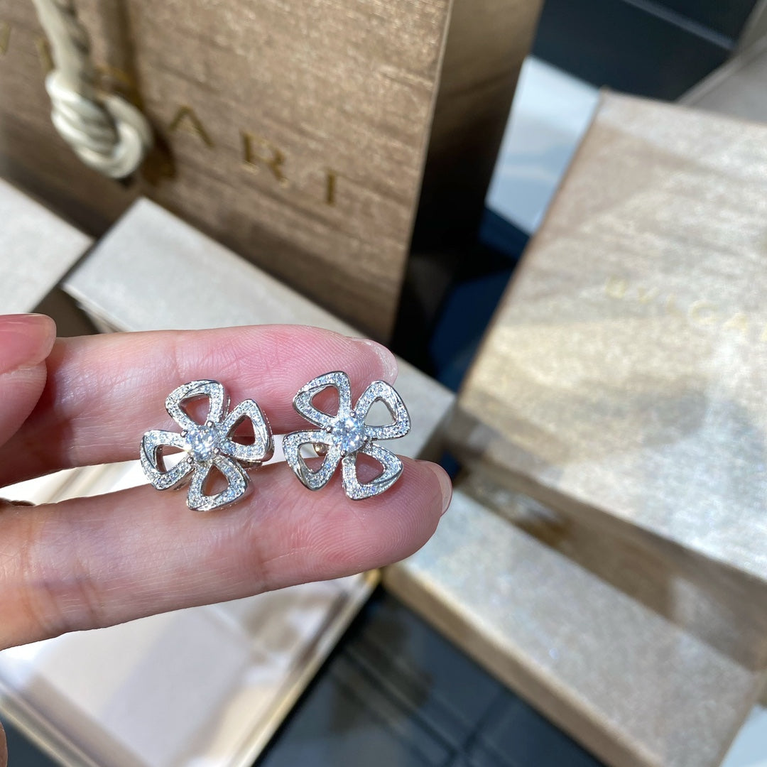 BVL FIOREVER DIAMOND STUD EARRINGS