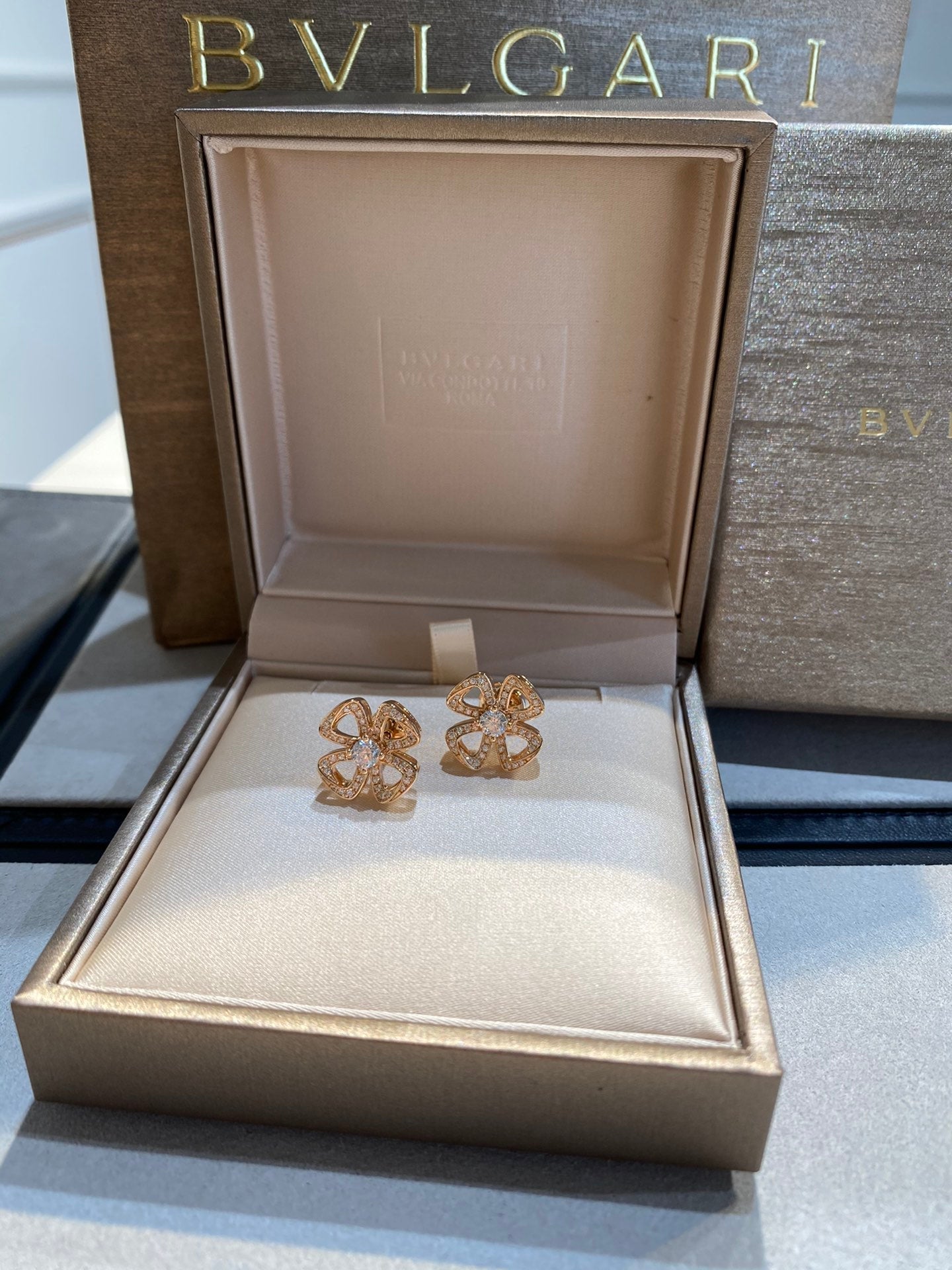 BVL FIOREVER DIAMOND STUD EARRINGS