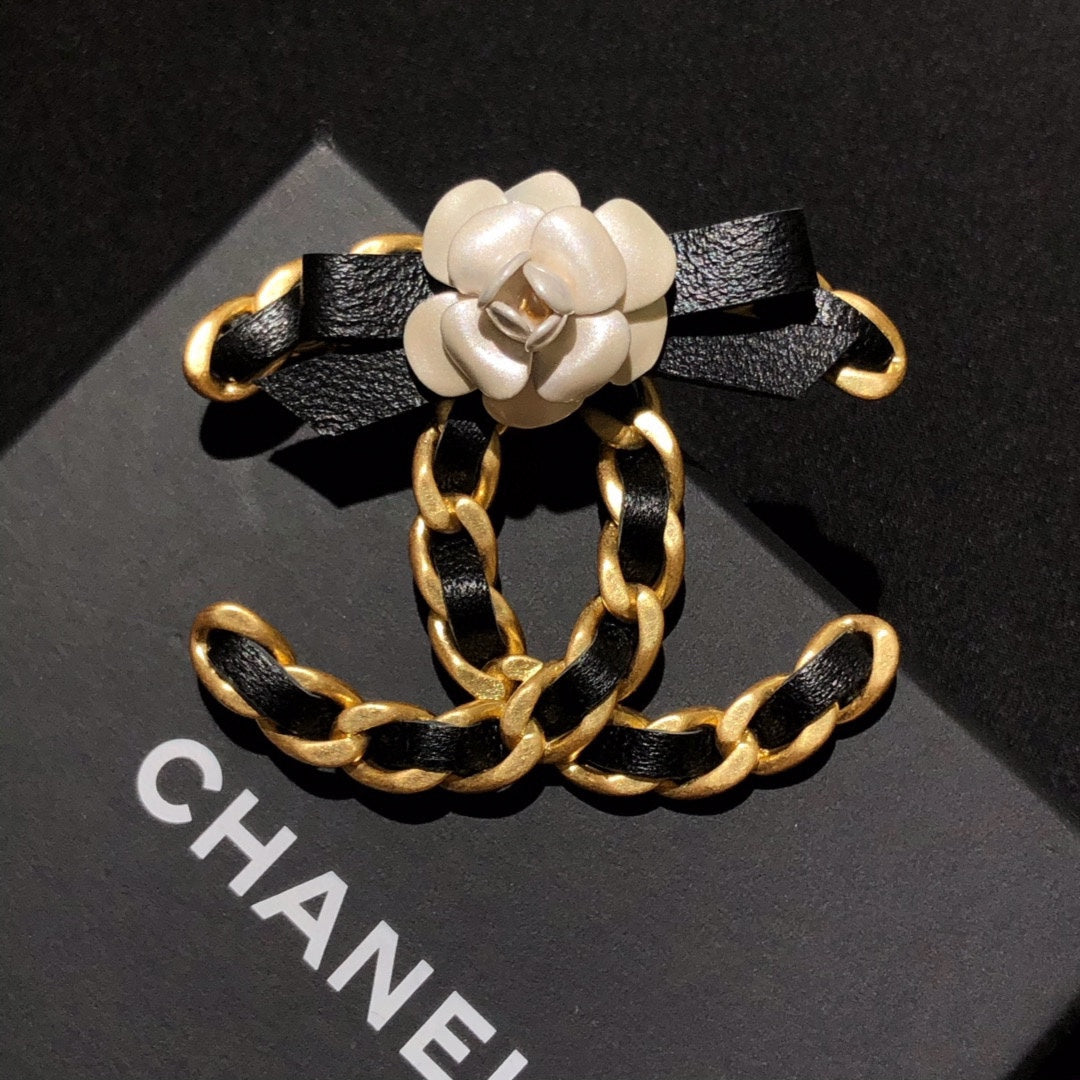 CC Brooch Gold 158839