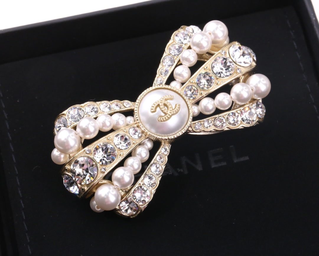 CC Brooch Gold
