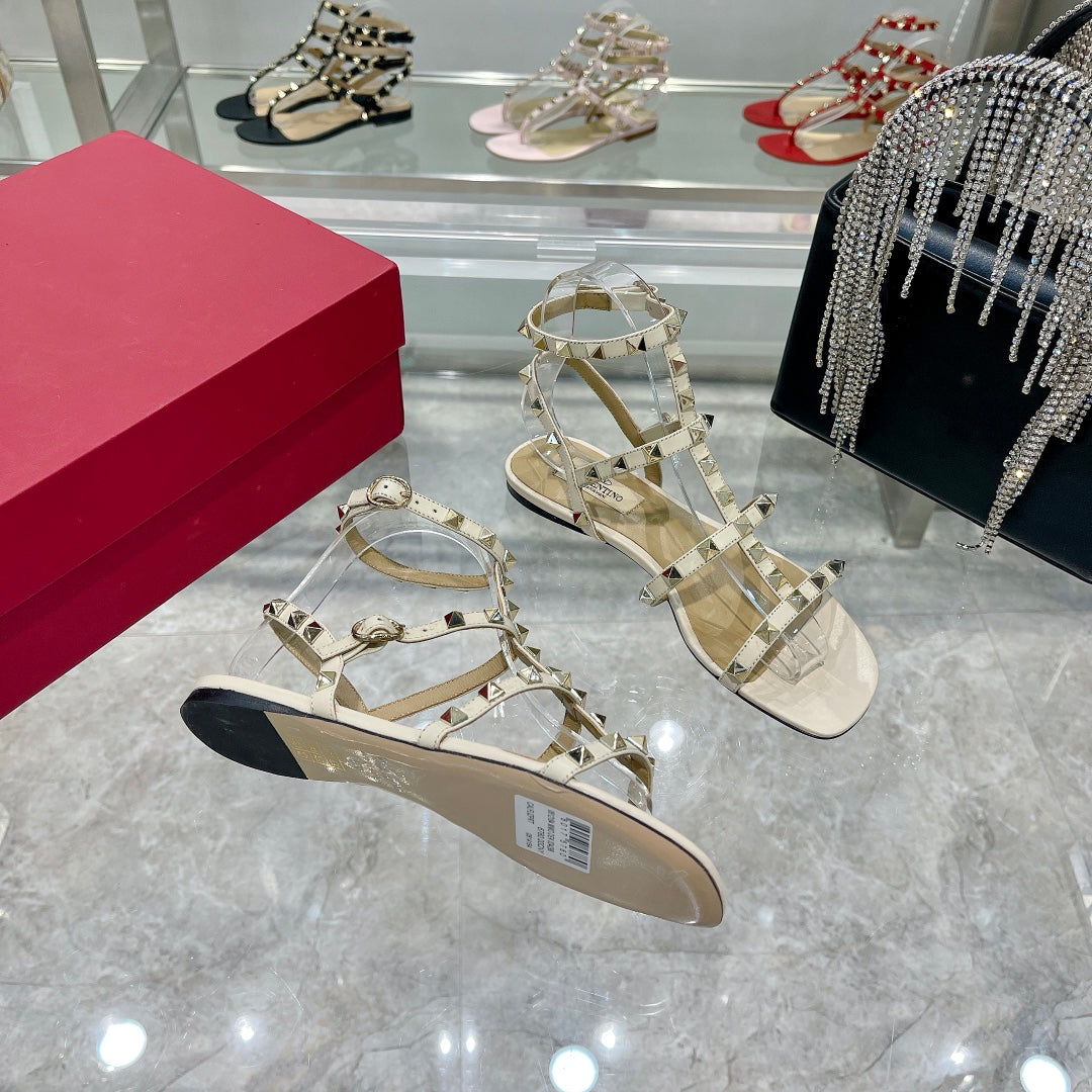 ROCKSTUD SANDAL WITH STRAPS IN WHITE CALFSKIN