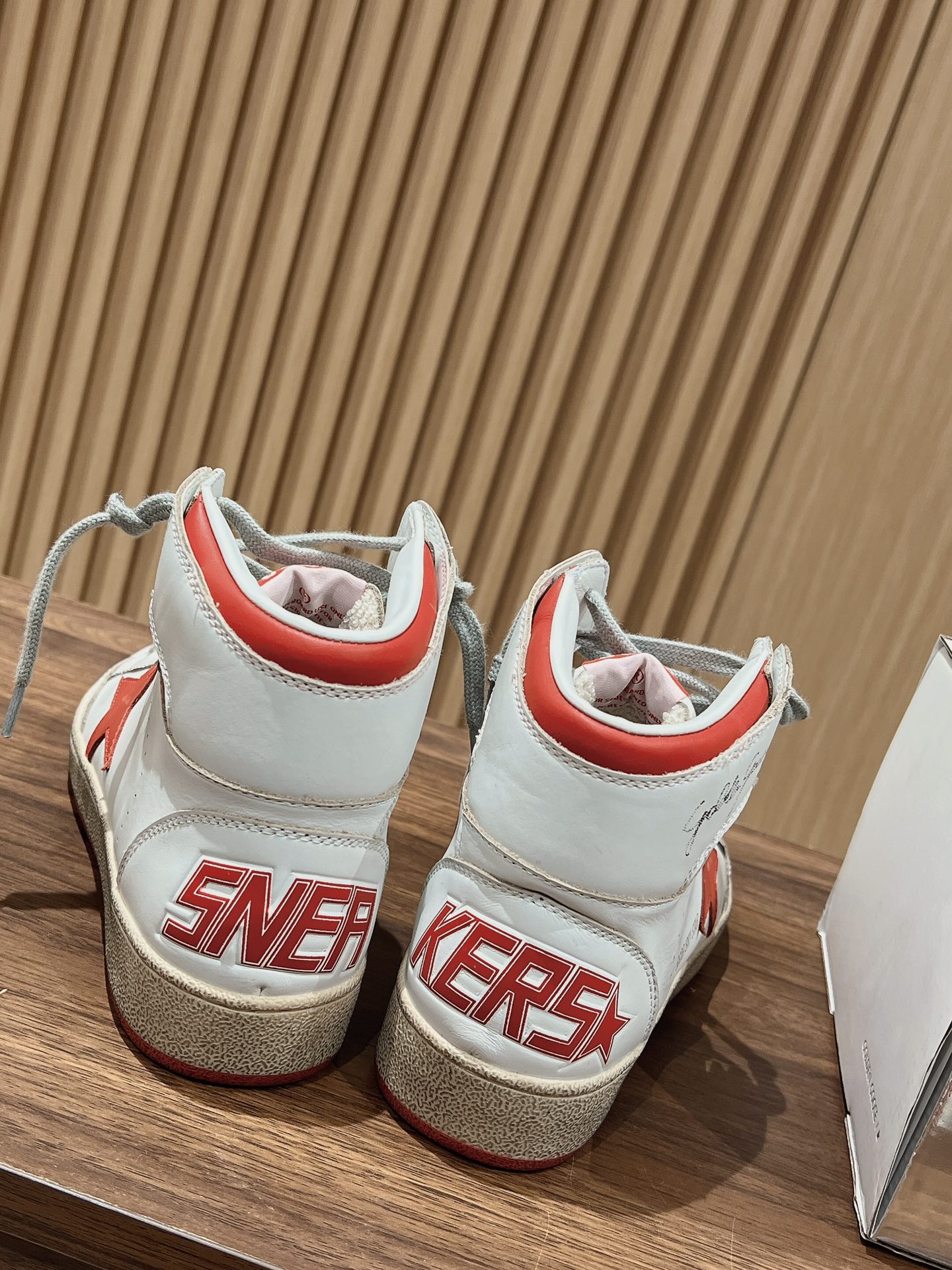 Golden Goose 2025 High-Top Sneaker White Red Cowhide 170578