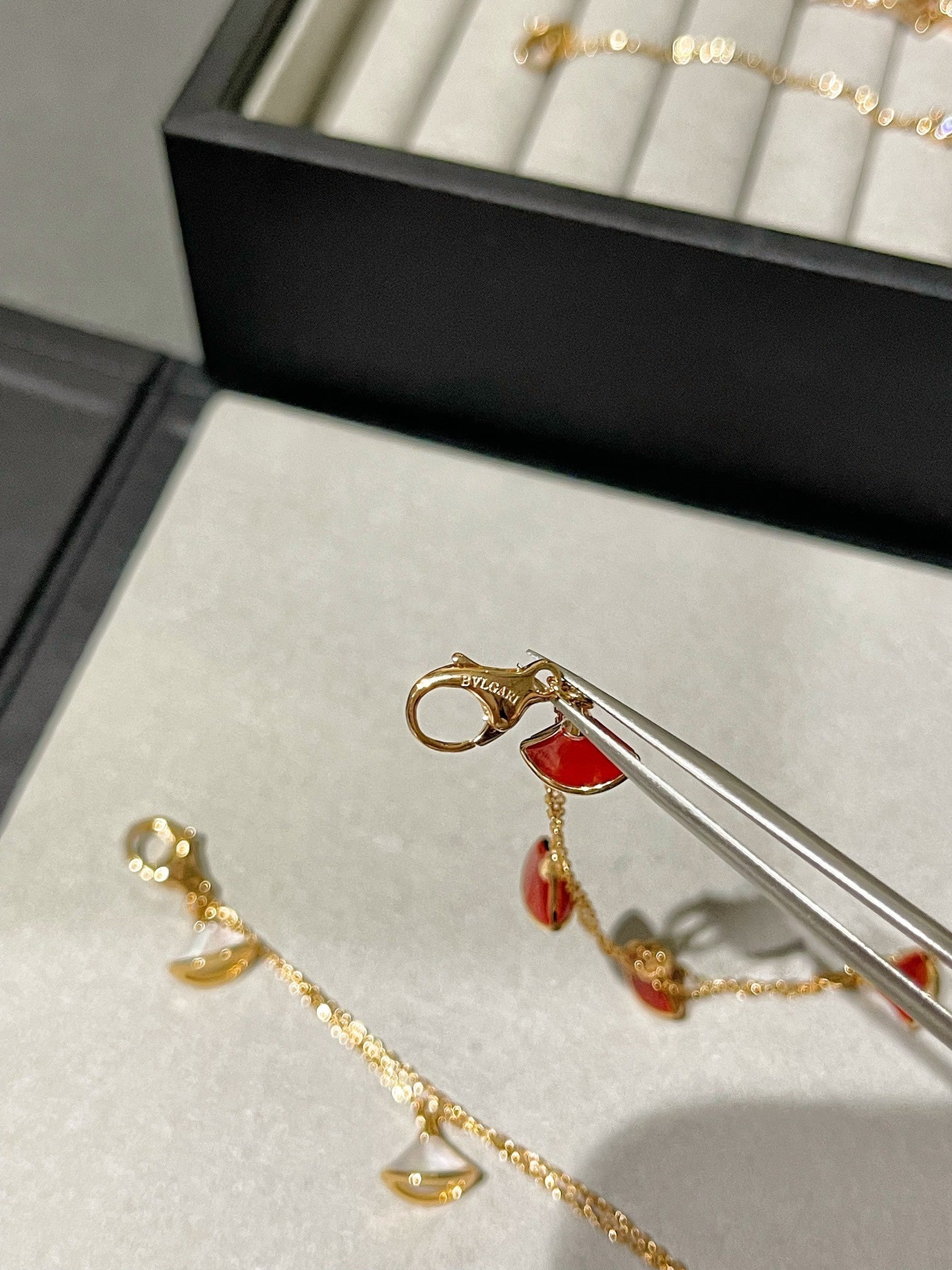 BVL 4 MOTIF GOLD DIVA DREAM BRACELET