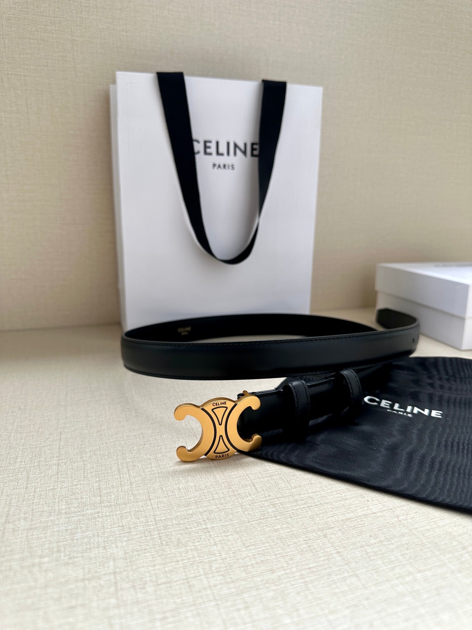 Medium Triomphe Belt 25mm Black Calfskin Gold Finishing