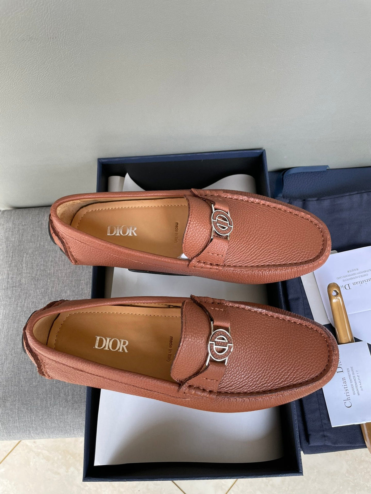 CD JUAL ICON BUCKLE LOAFER CIDER GRAINED CALFSKIN