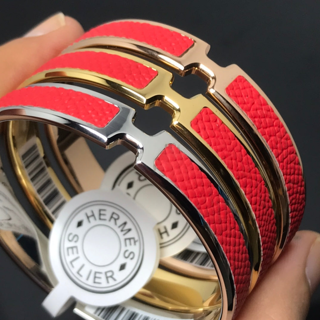 H Pig Nose Red Bracelet