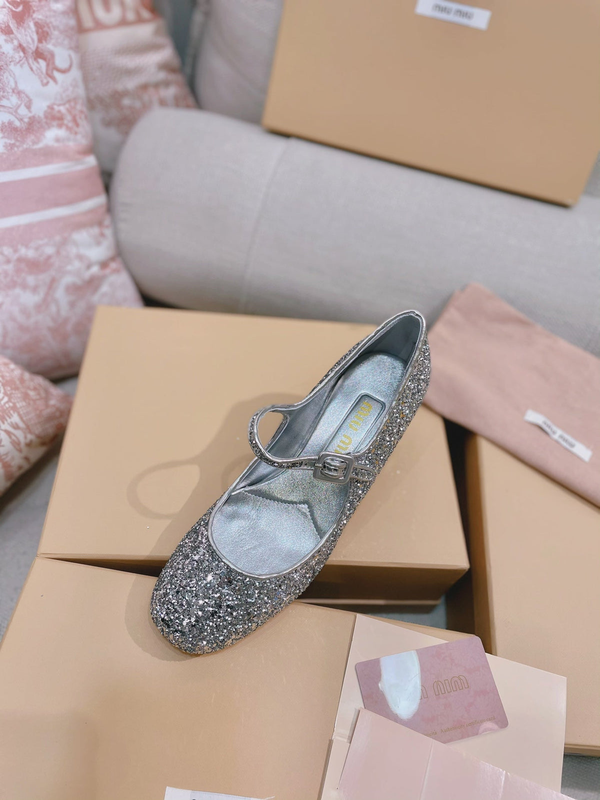 Miu Miu 2026 Round-Toe Pumps 65mm Patent Leather Glitter 155501