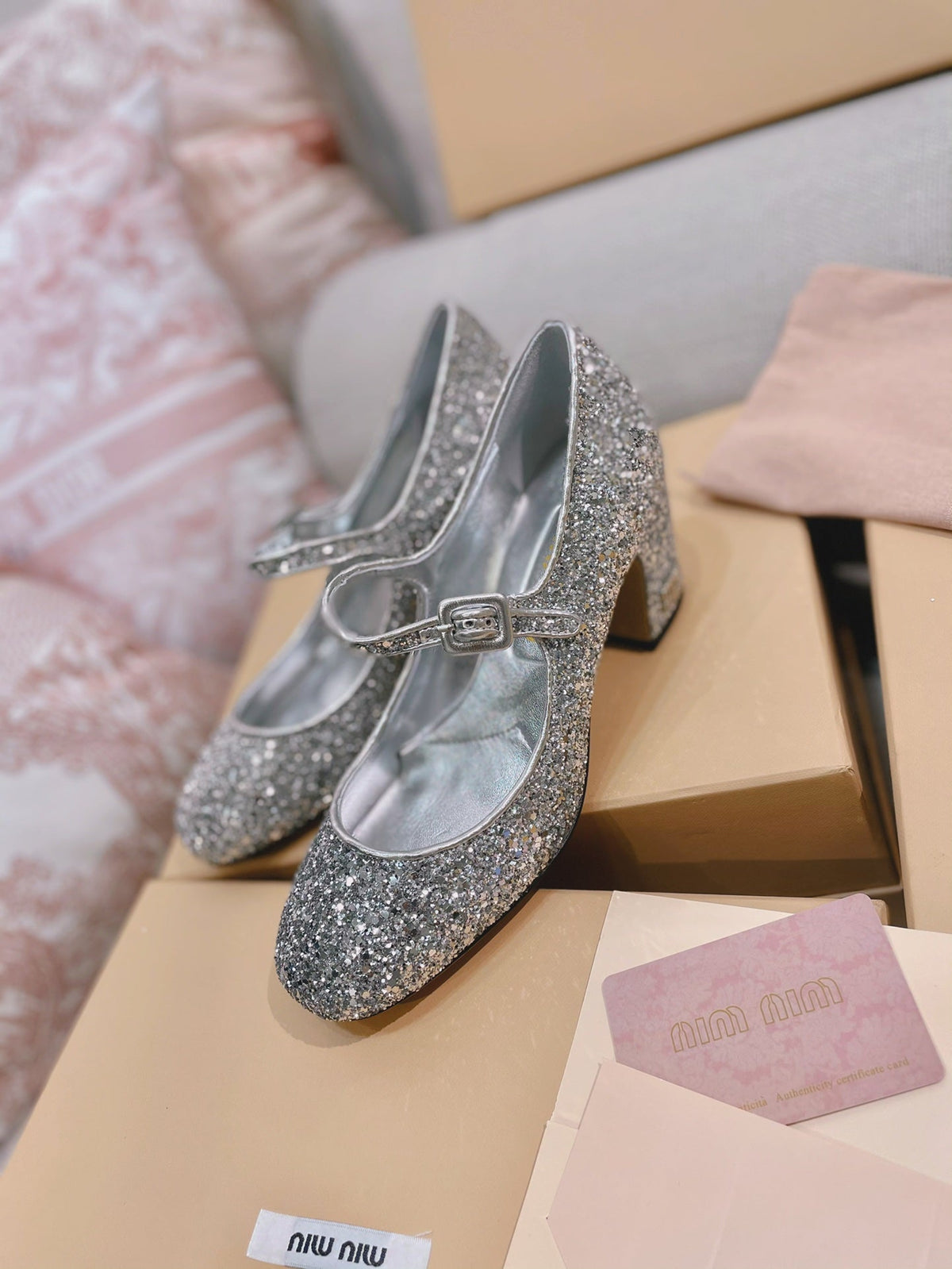 Miu Miu 2026 Round-Toe Pumps 65mm Patent Leather Glitter 155501