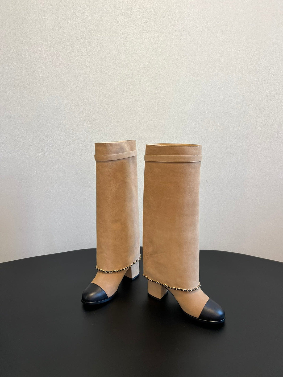 CC Hight Boots Dark Beige With Chain Suede And Cowhide 944969