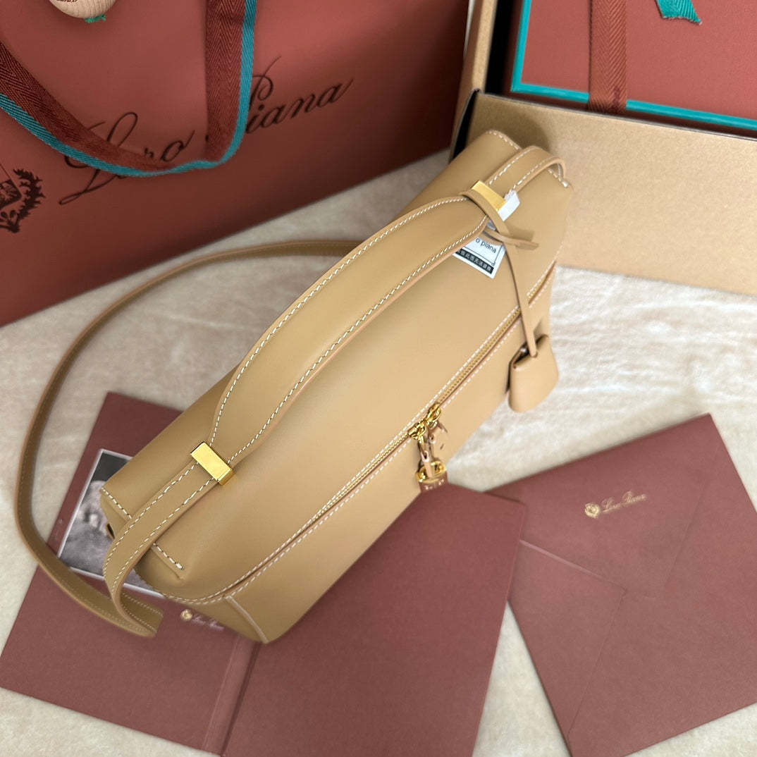 EXTRA BAG L27 IN PEANUT BROWN SMOOTH CALFSKIN WITH GOLD HARDWARE