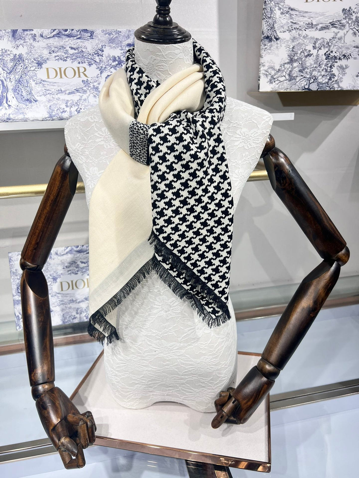 Dior 2026 Montaigne Scarf 140cm White Black Silk And Cashmere 185550