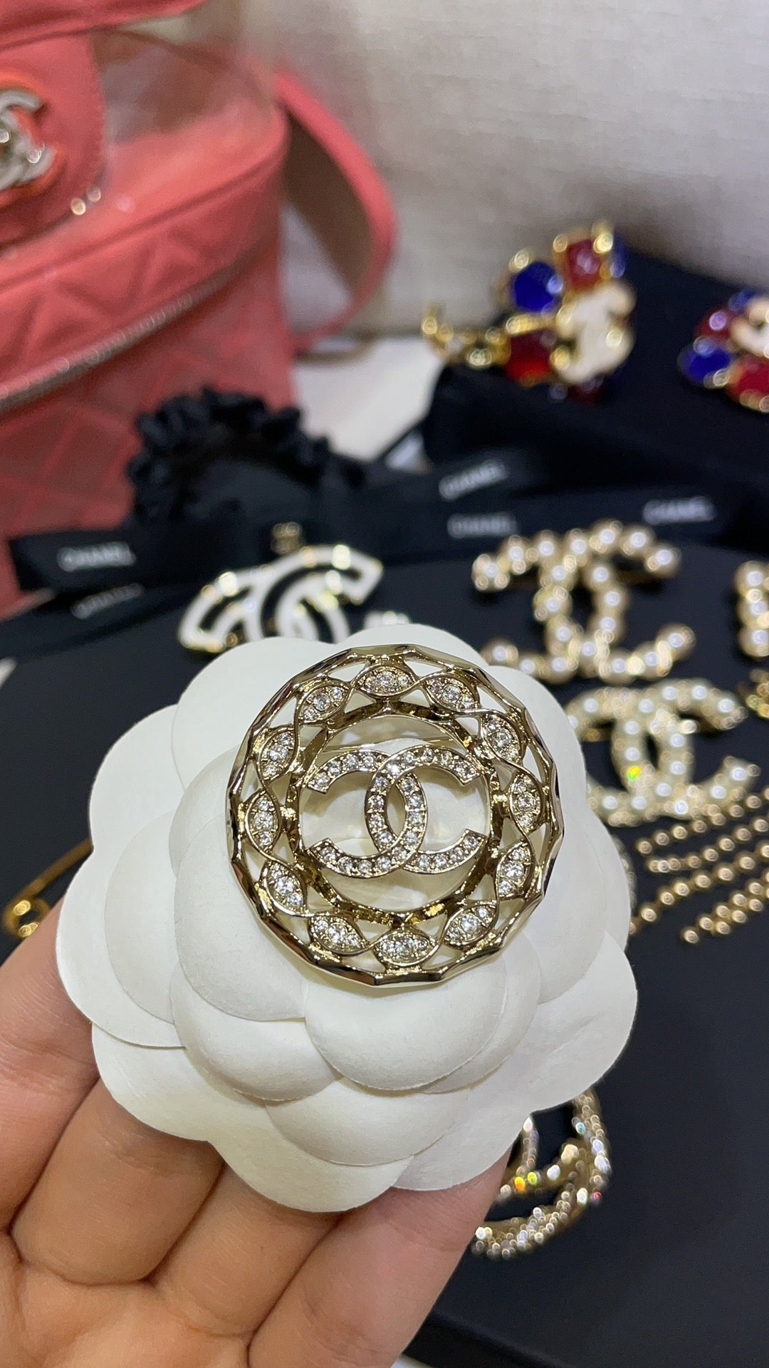 CC Brooch Gold 163243