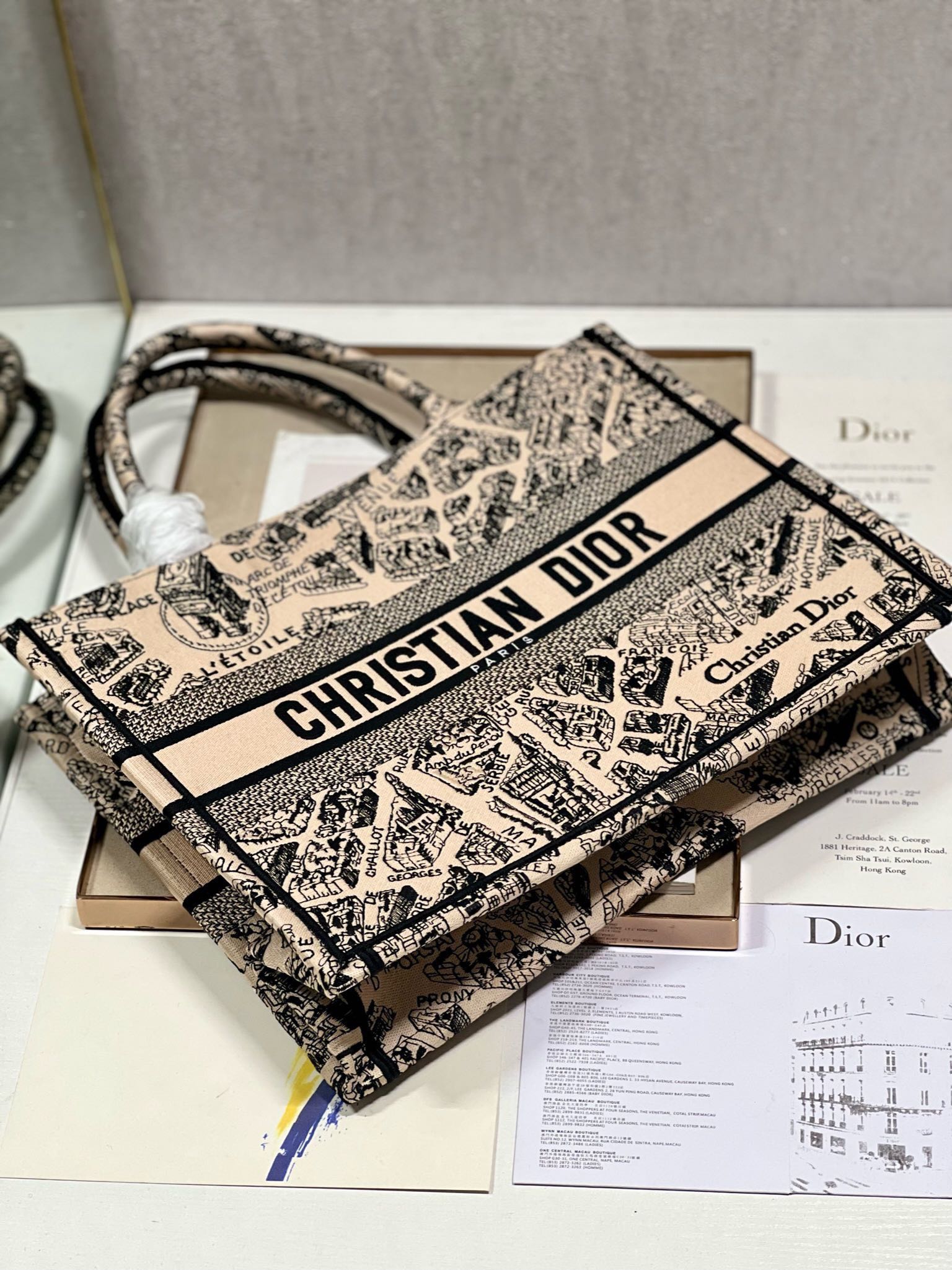 CD Paris Apricot Book Tote 36cm Bag Black beige Canvas 336525
