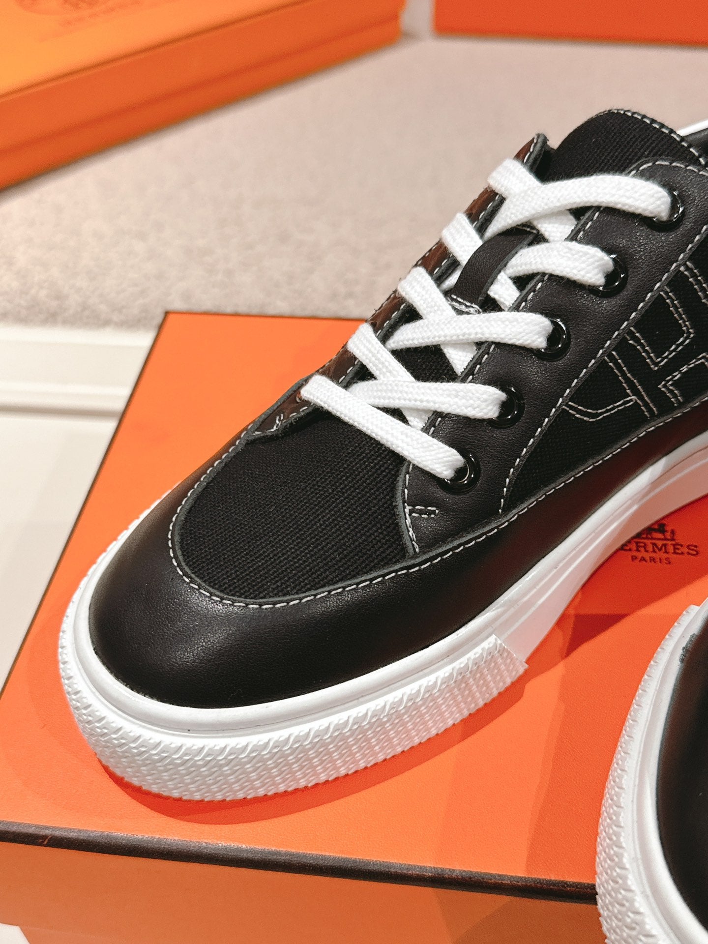 HM 25ss Sneakers Black Cowhide 577537