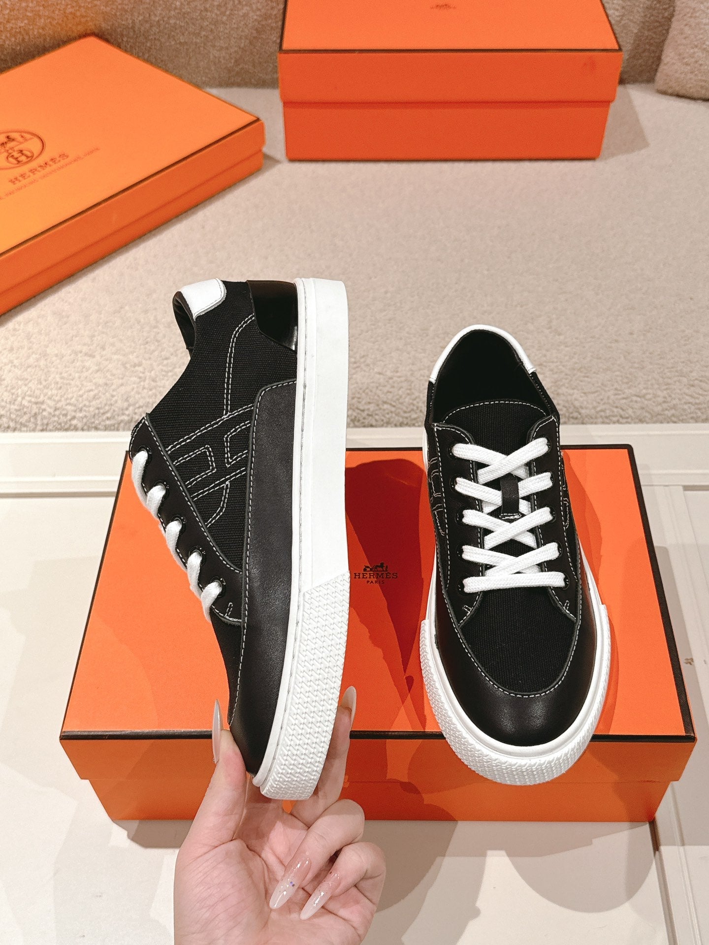 HM 25ss Sneakers Black Cowhide 577537