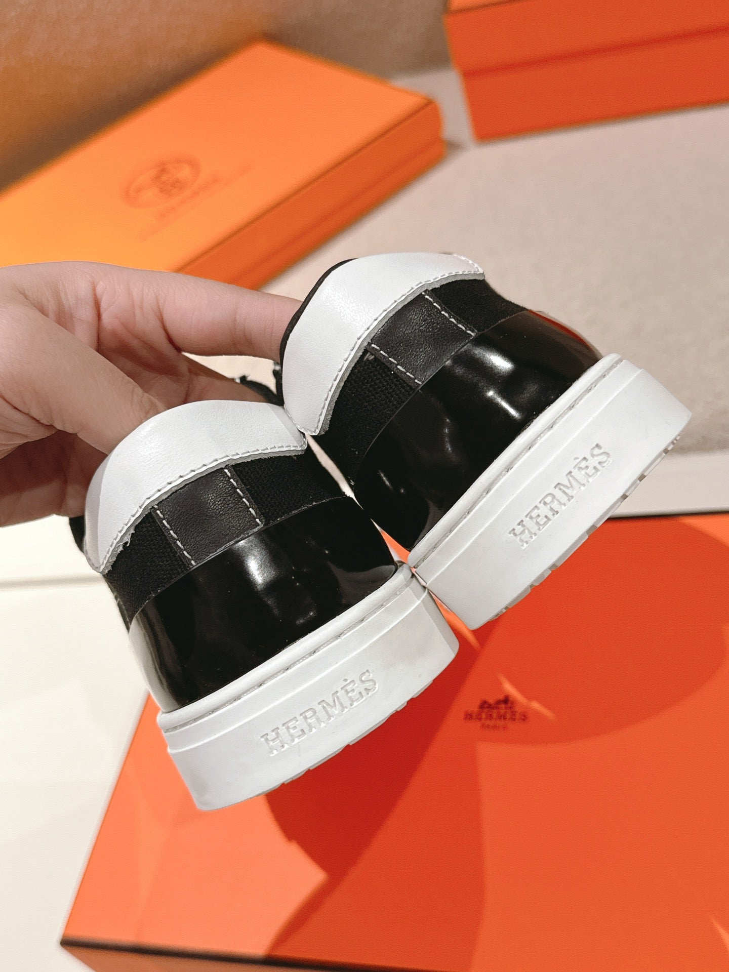 HM 25ss Sneakers Black Cowhide 577537