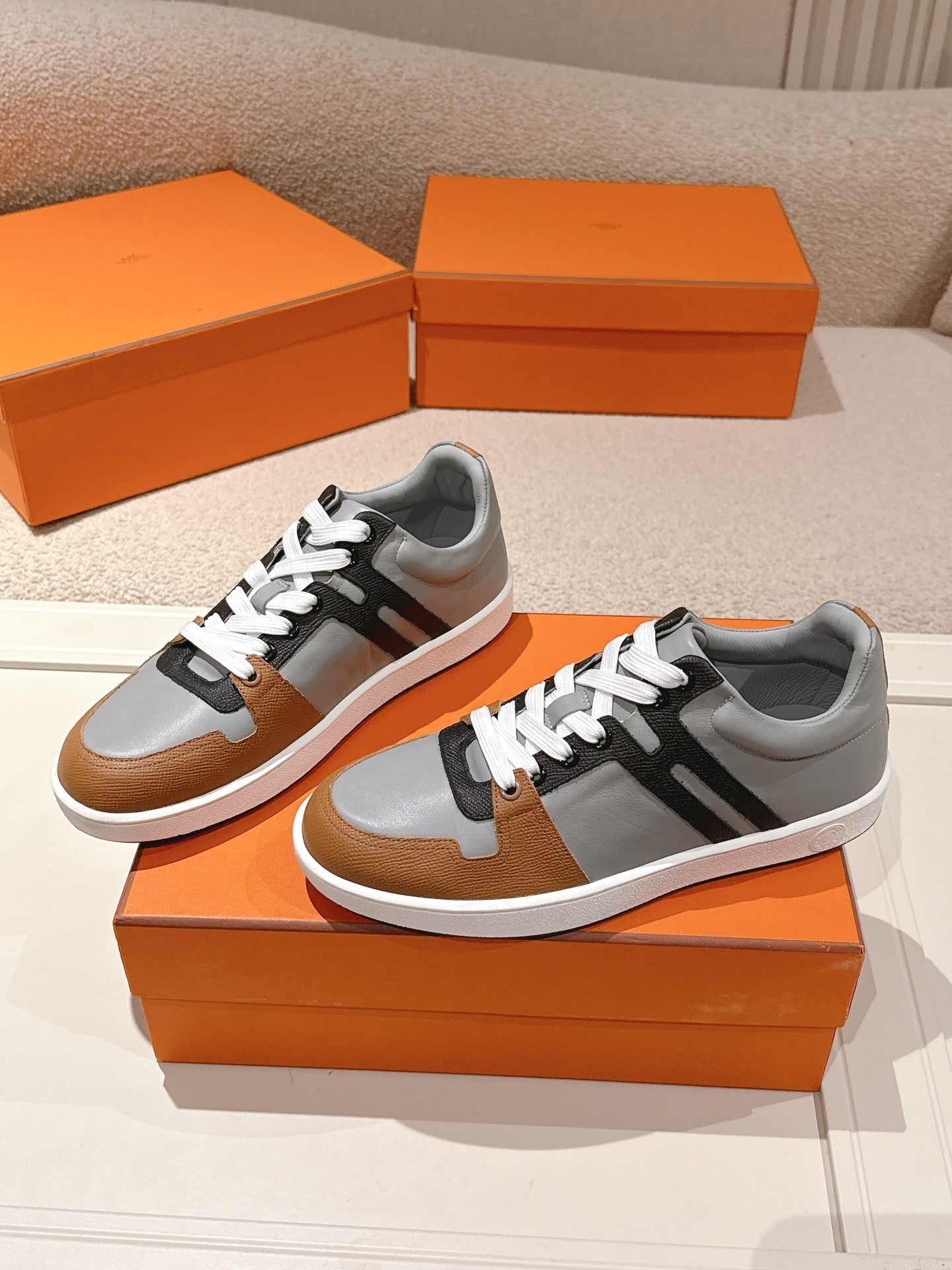 HM 25ss Sneakers Gray Black Brown Cowhide 577546