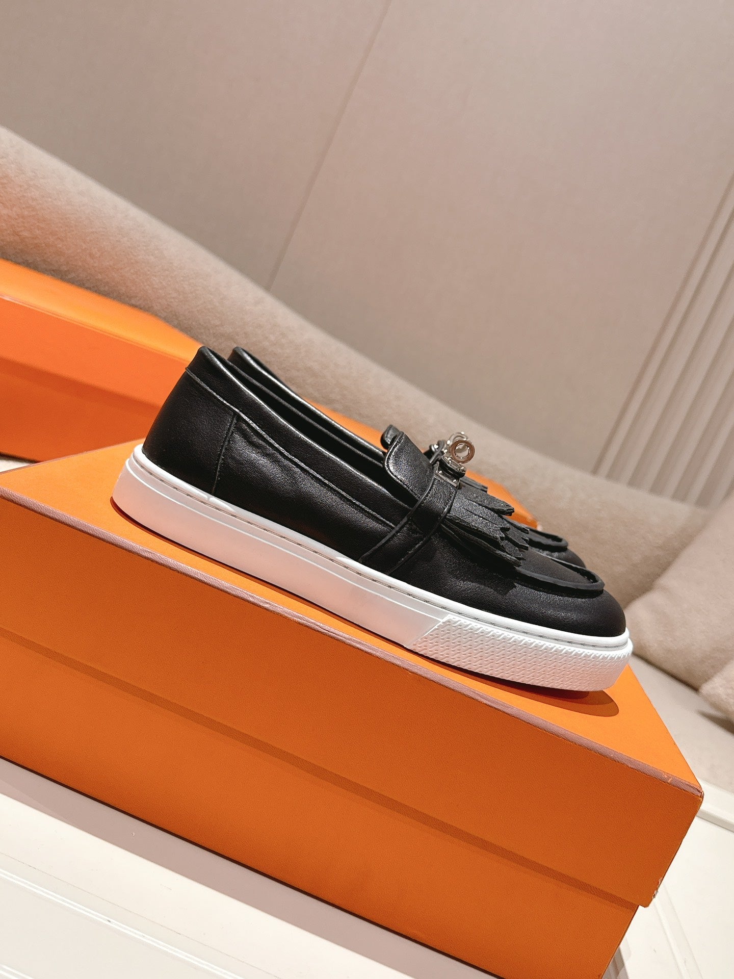 HM 25ss Platform Loafers Kelly Buckle Black Cowhide 577476