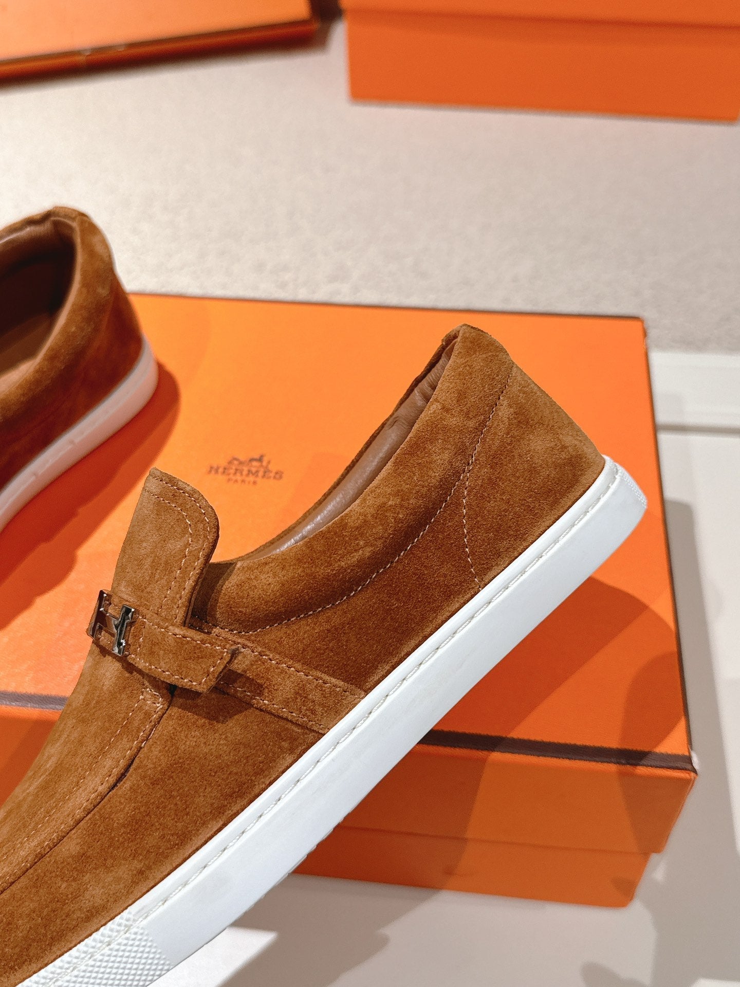 HM 25ss Loafers Camel Brown Suede 577161