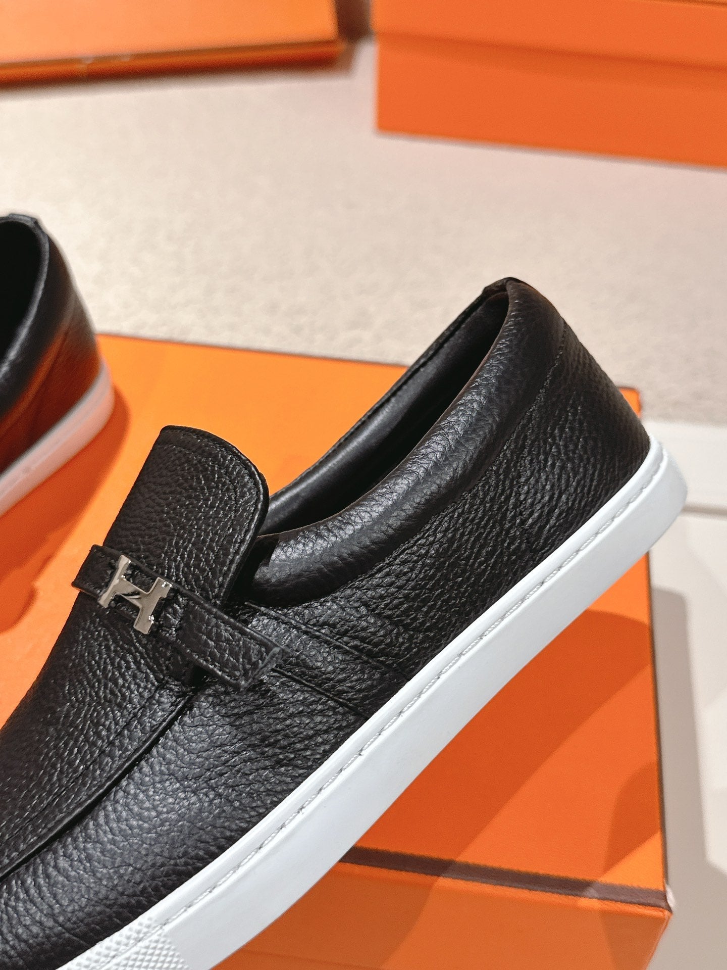 HM 25ss Loafers Black Sheepskin 577164