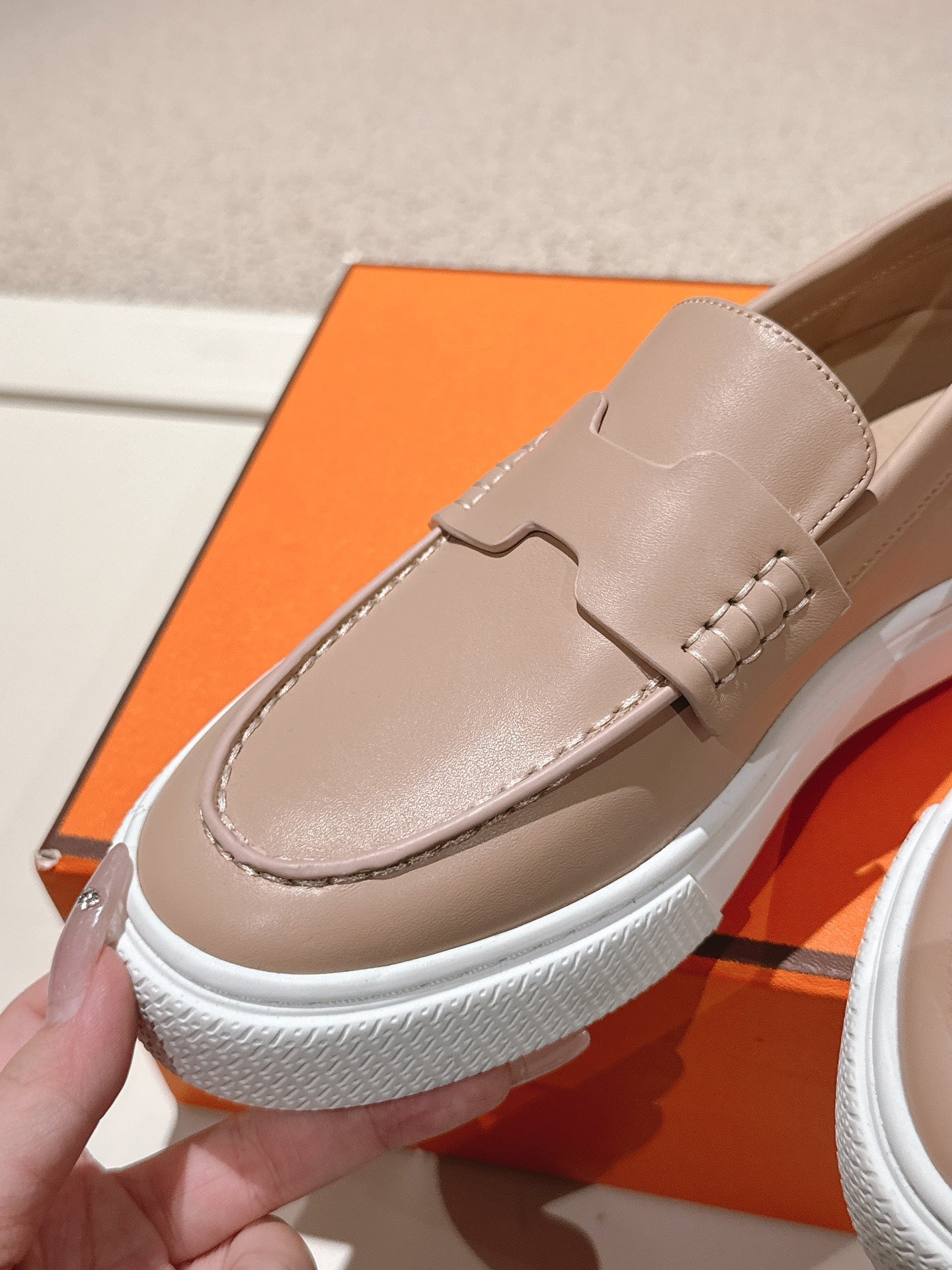 HM 25ss Platform Loafers Beige Sheepskin 577171