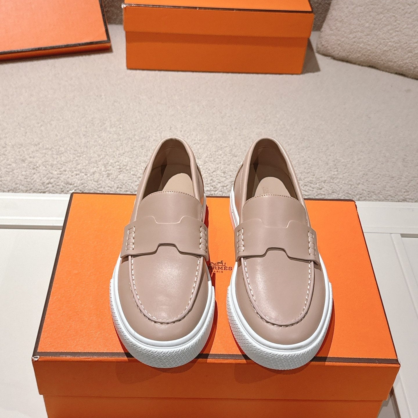 HM 25ss Platform Loafers Beige Sheepskin 577171