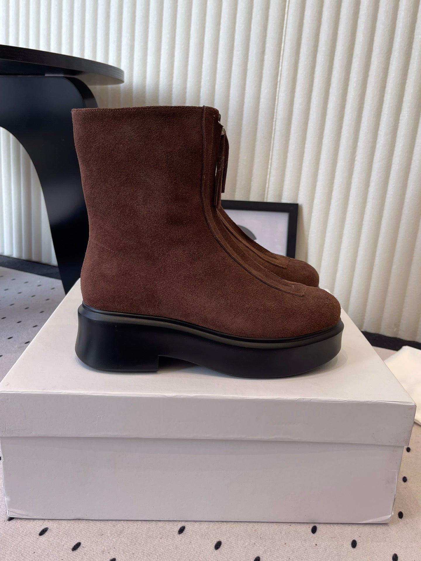 The Row 2025 Zipped Ankle boot Brown Suede 554603