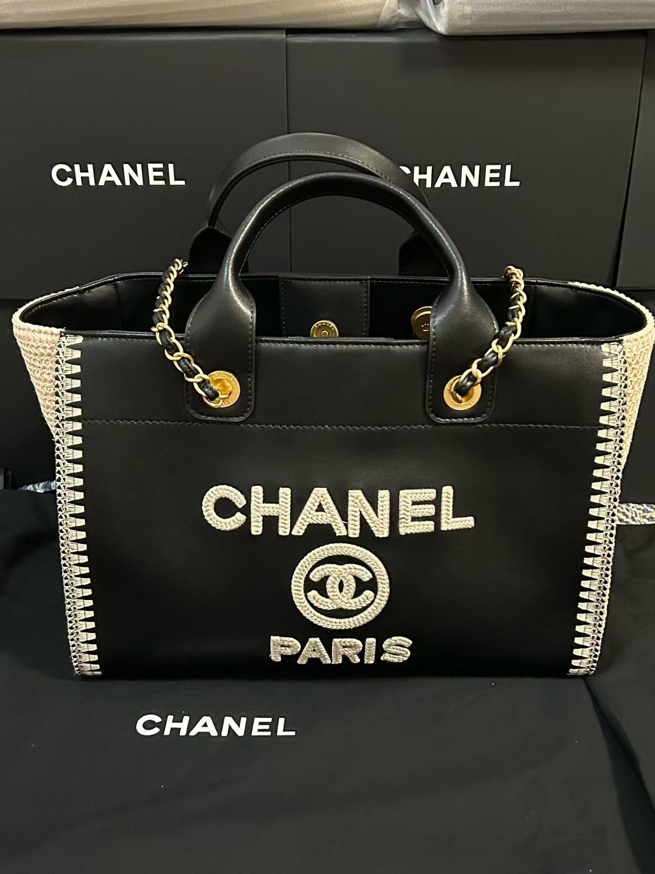 CC 25 Large Crochet Deauville Shopping Bag 34cm Black