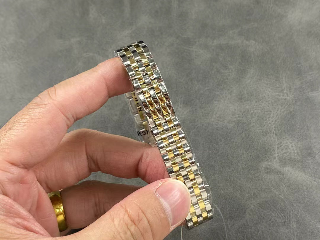 PANTHERE DE CARTIE 22MM QUARTZ GOLD STEEL WHITE DIAL