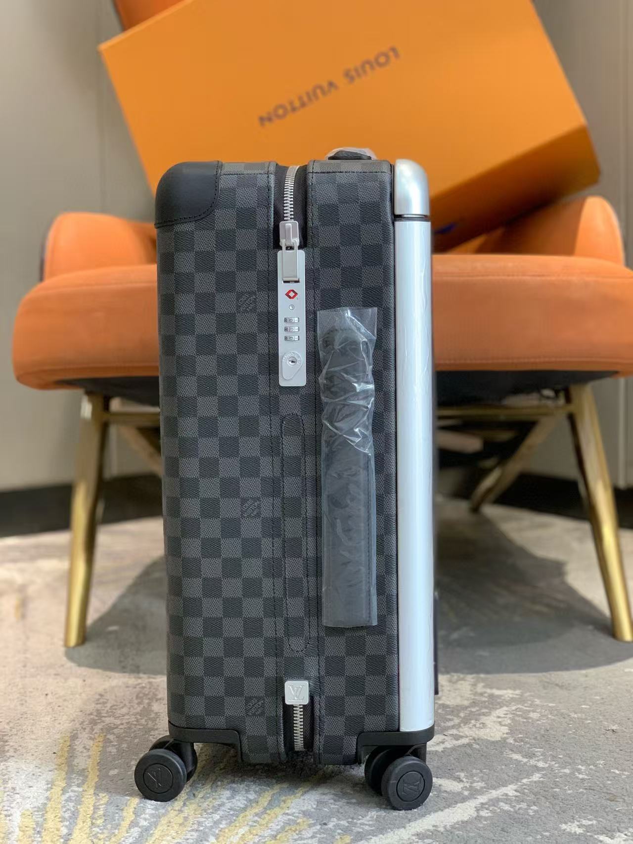 Louis Vuitton Horizon 55 Suitcase Gray Black Leather