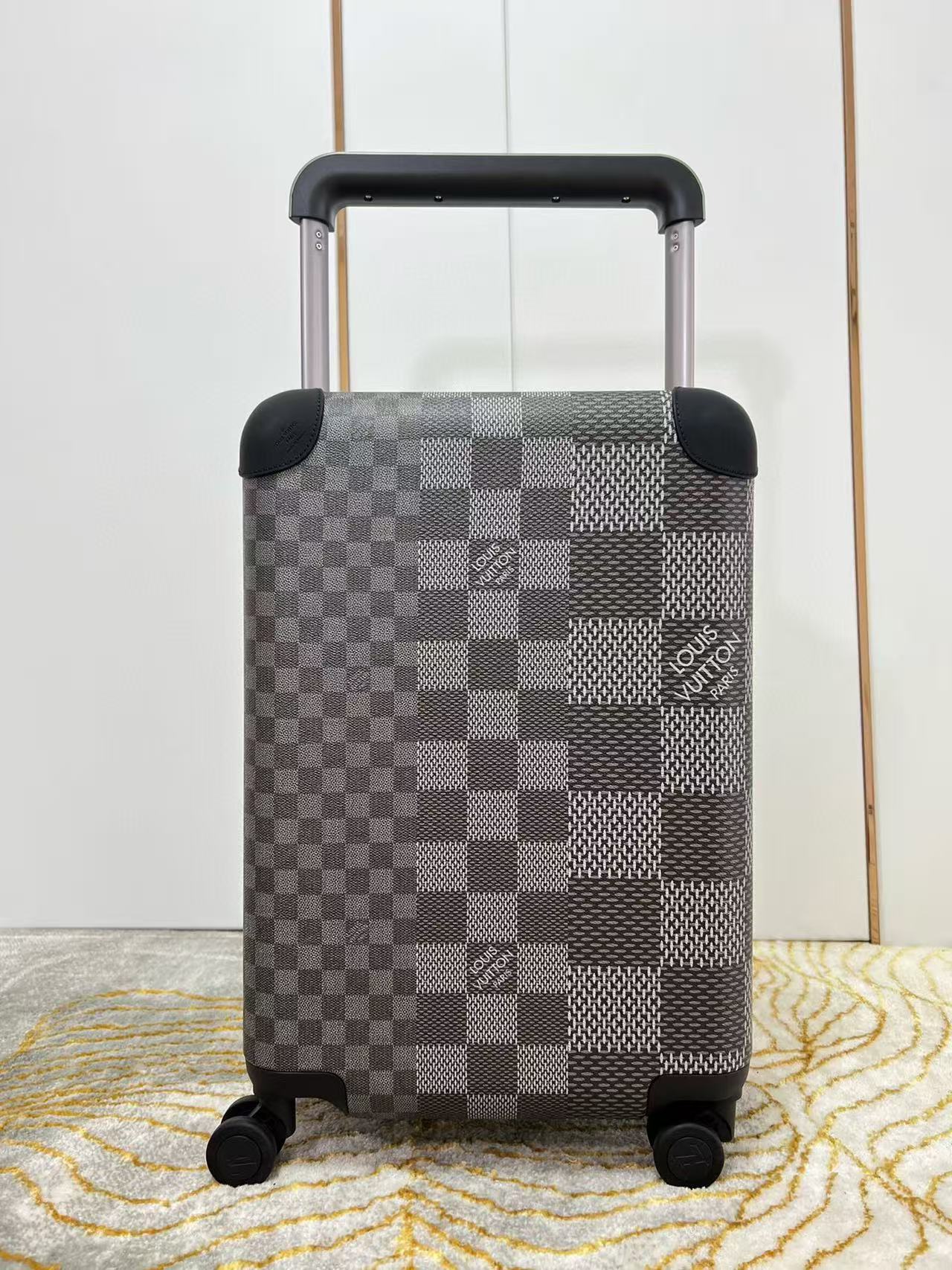 Louis Vuitton Horizon 55 Plaid Suitcase Gray Black Leather