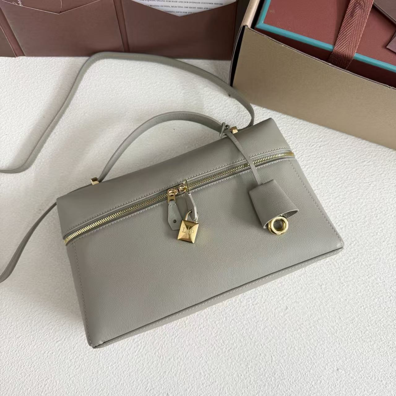 LP Extra Bag 27 Light Green Calfskin