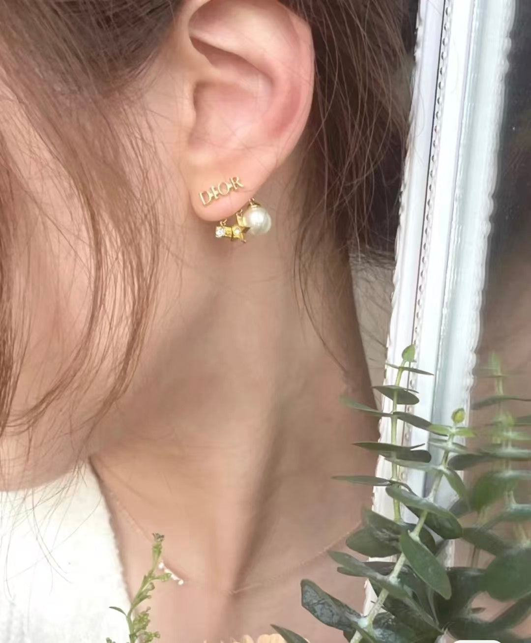 CD DioRevolution Earrings Gold-Finish Metal