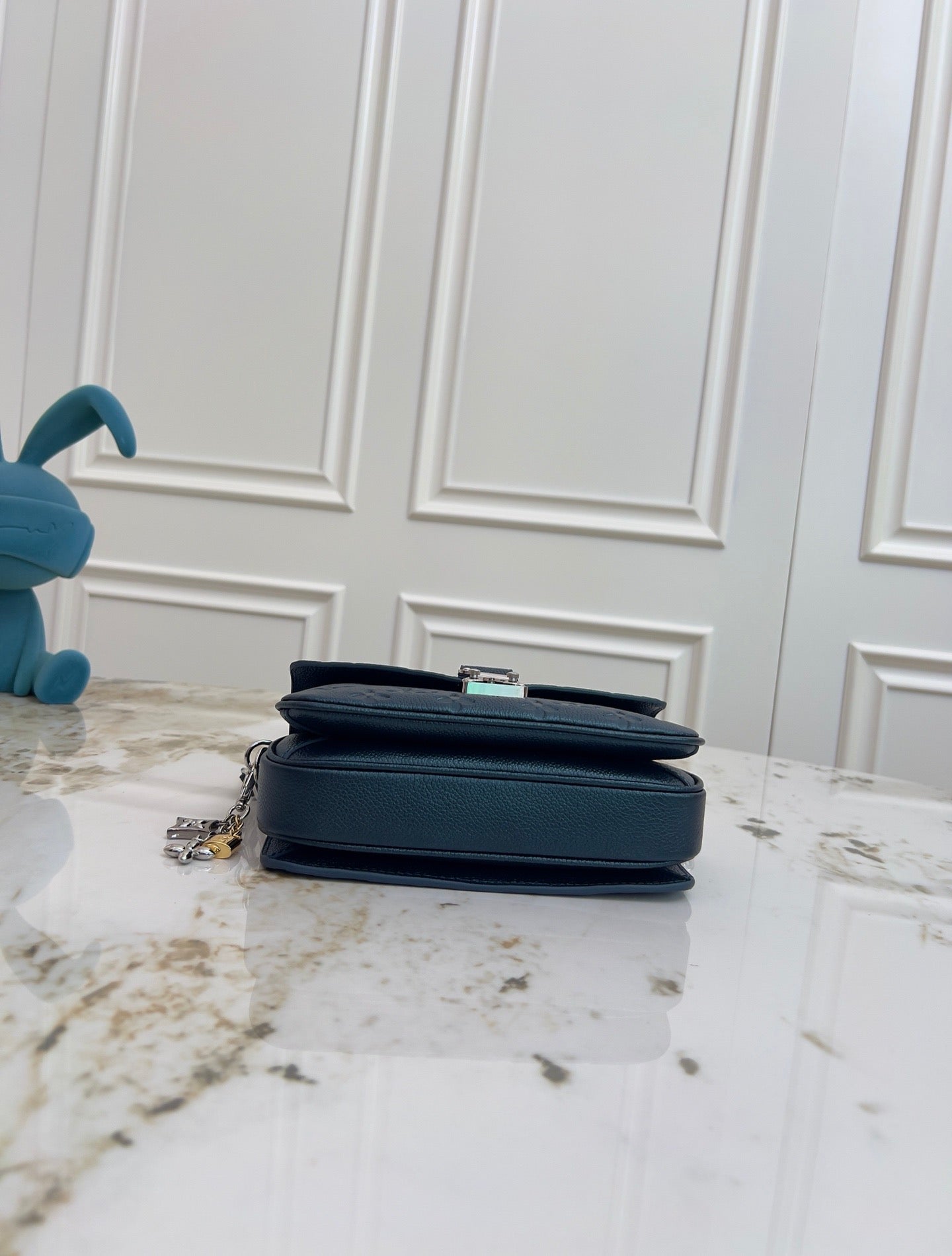 LV Pochette Metis East West Bag Black Silver Cowhide