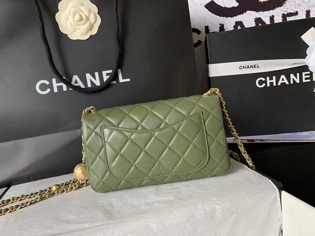 Chanel 25 Pearl Crush Square Flap Bag 20cm Dark Green Lambskin